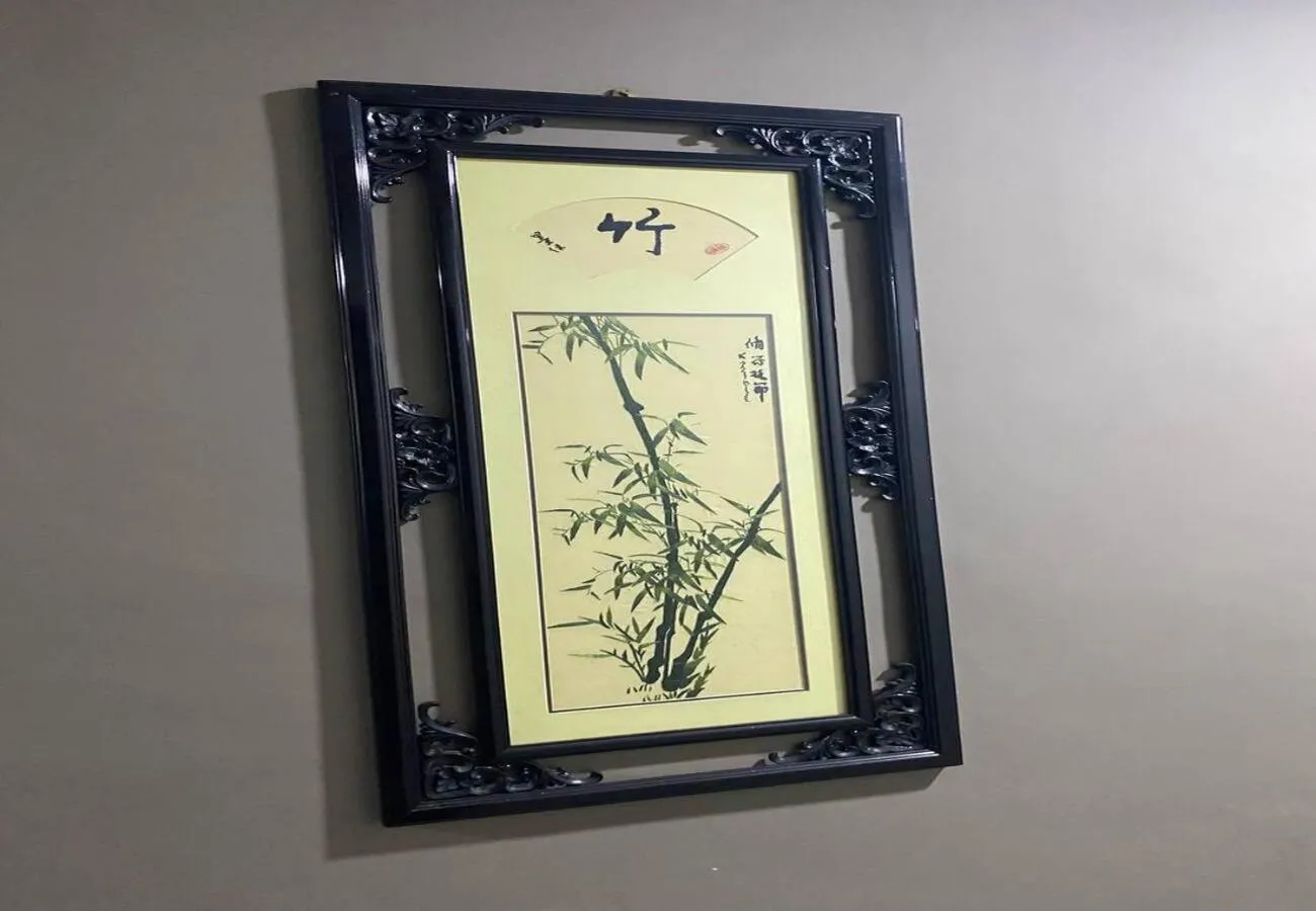 Decorative detail in Hotel Harbour Inn