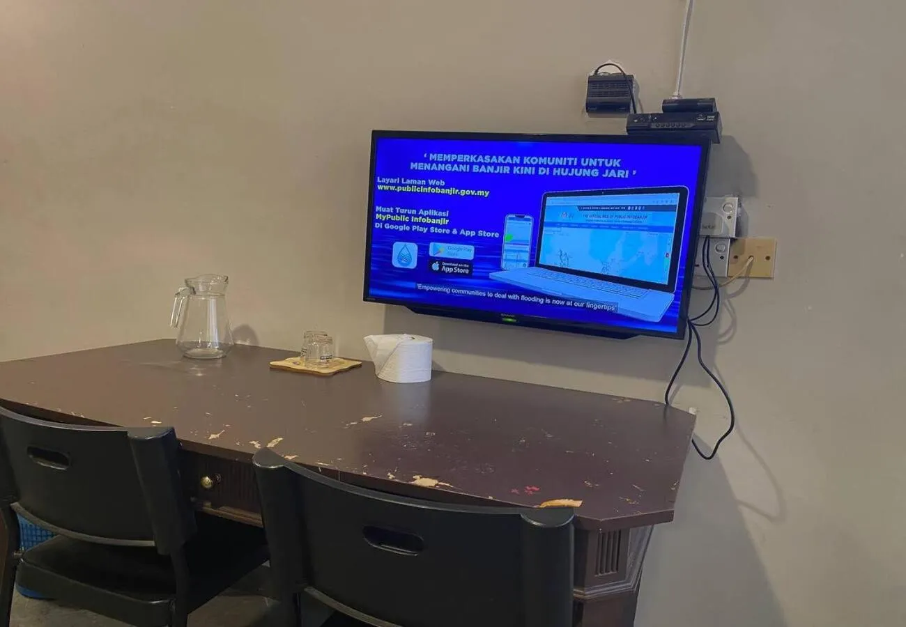 TV and multimedia in Hotel Harbour Inn