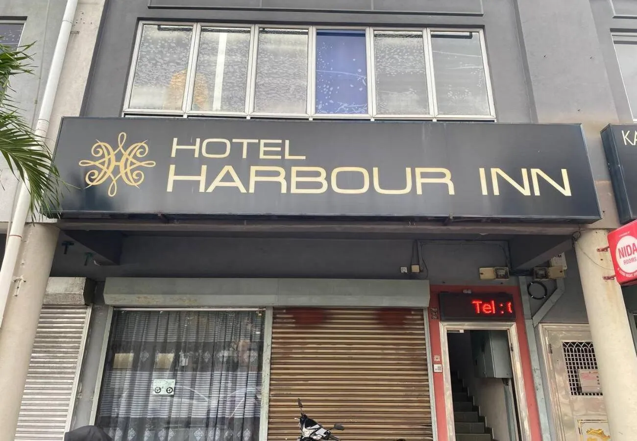 Property building in Hotel Harbour Inn