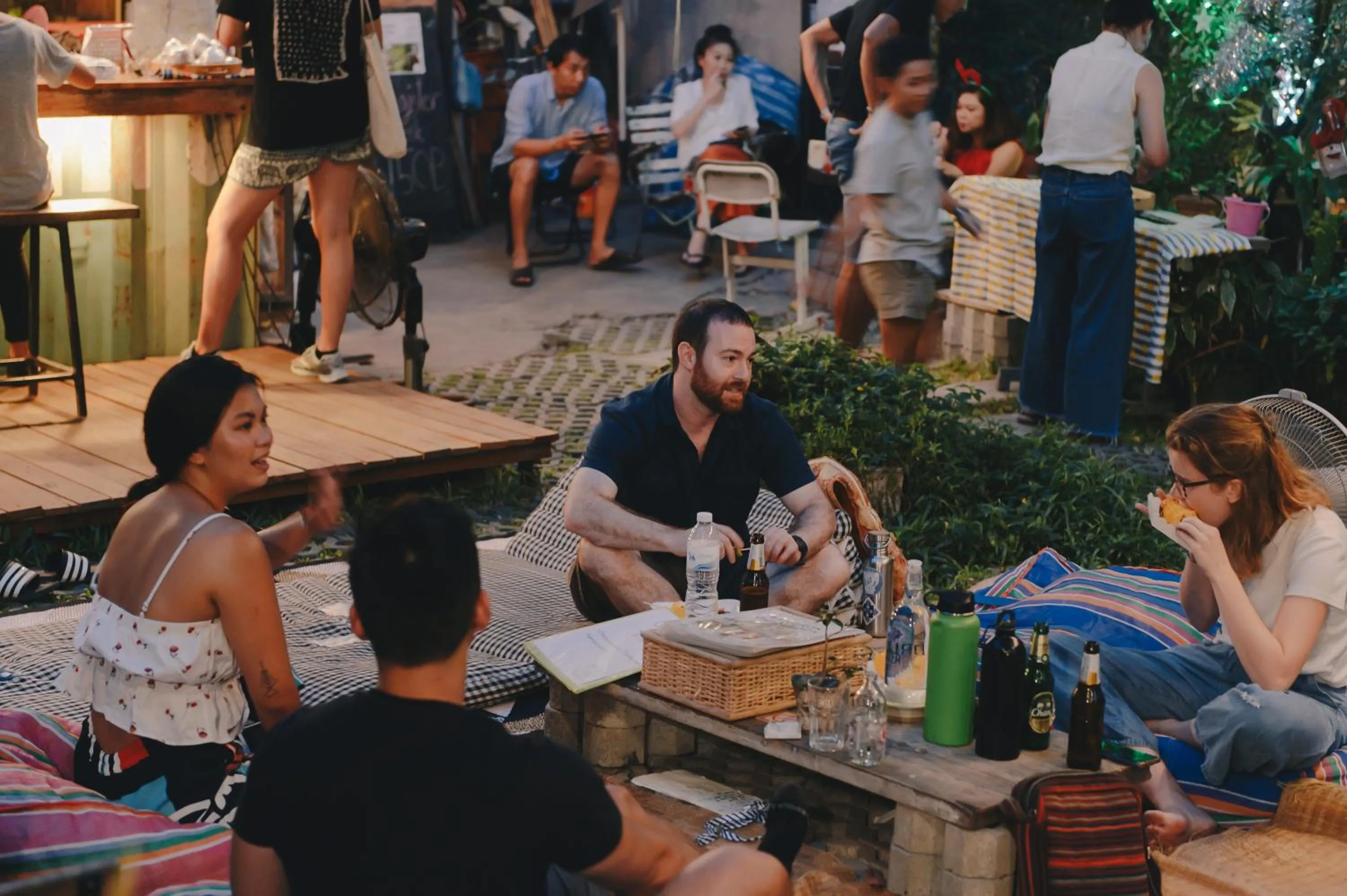 Garden in The Yard Bangkok Hostel