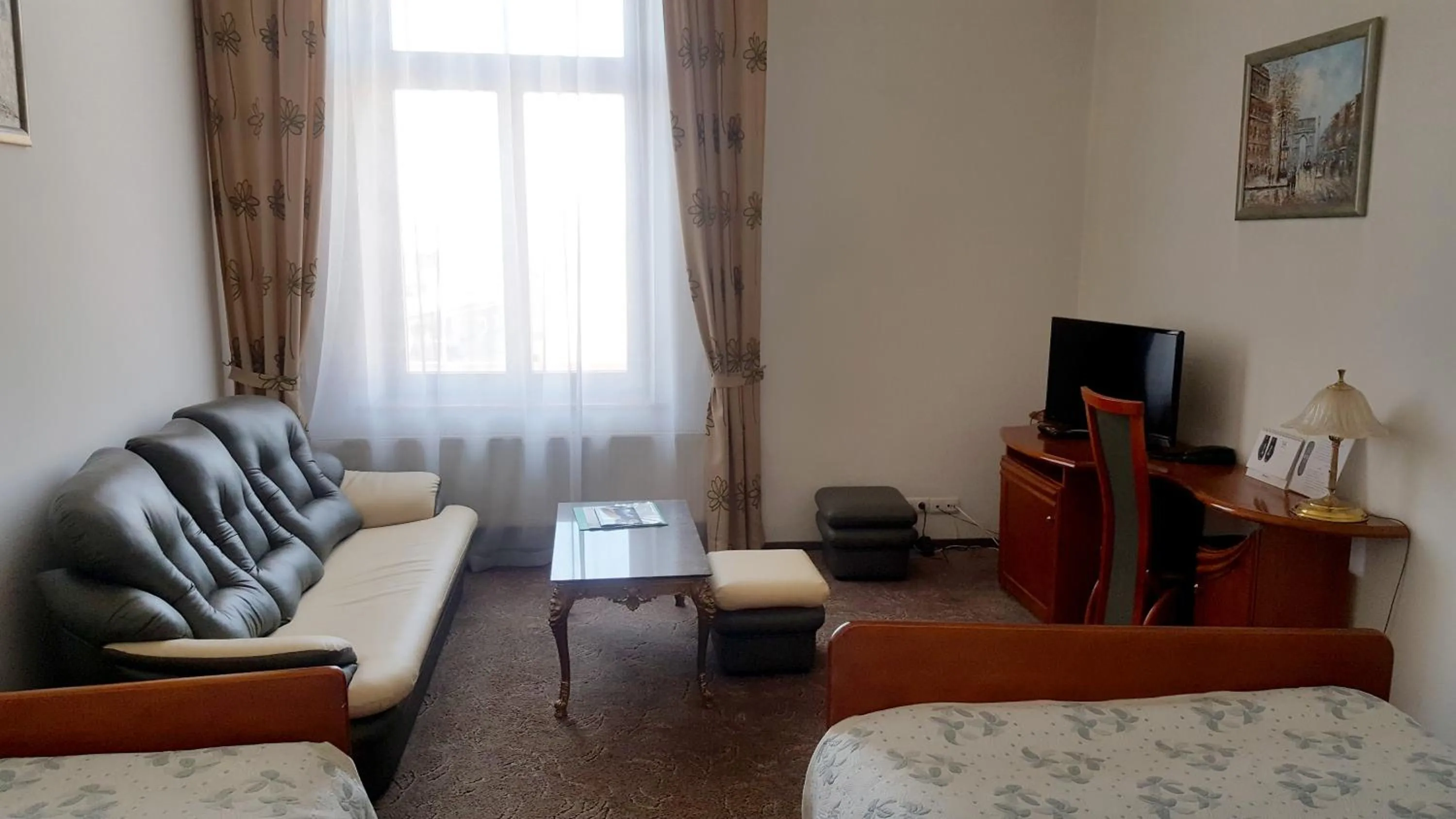 Photo of the whole room in Hotel Bristol