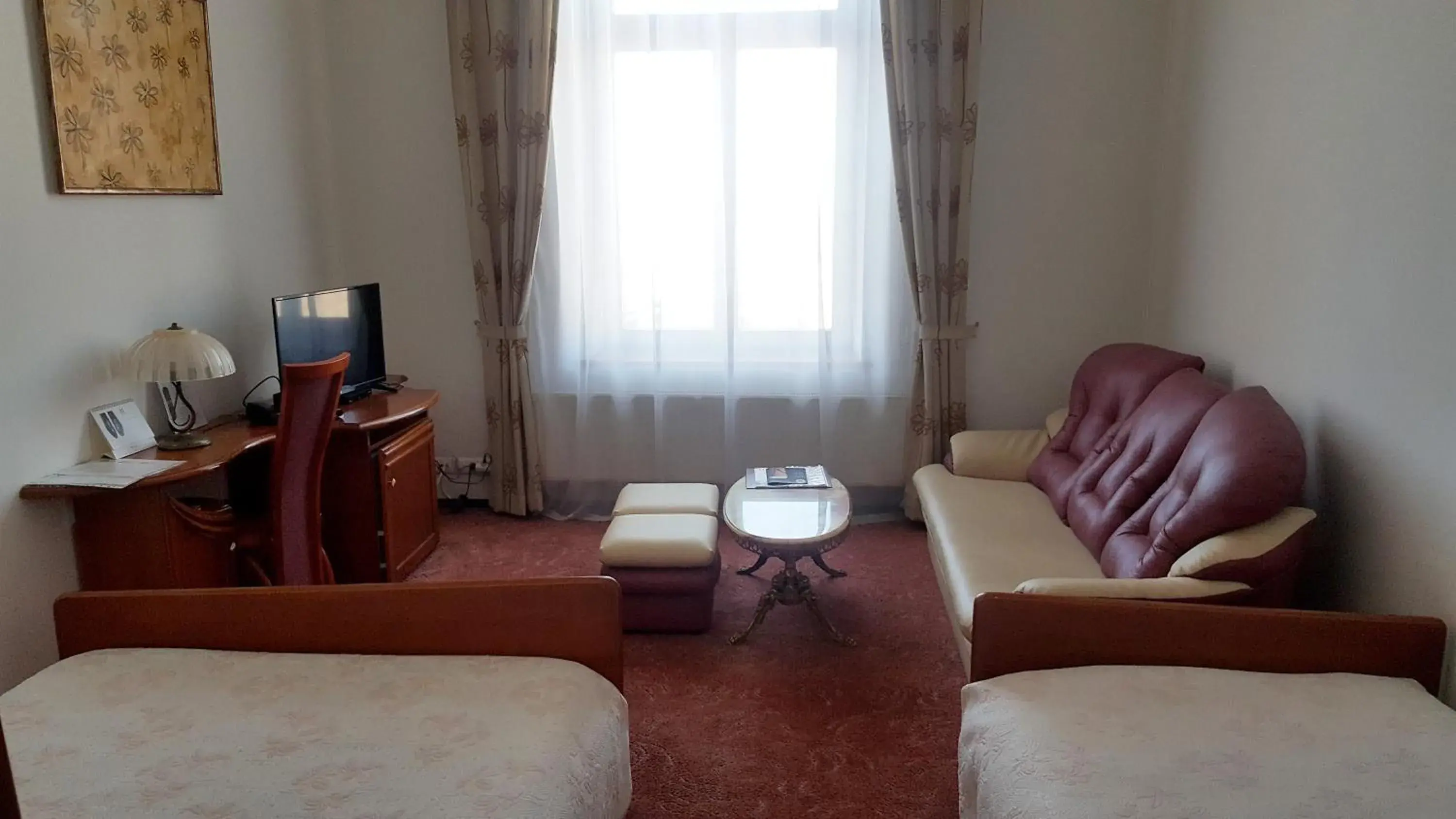 Superior Triple Room in Hotel Bristol Superior Triple Room in Hotel Bristol