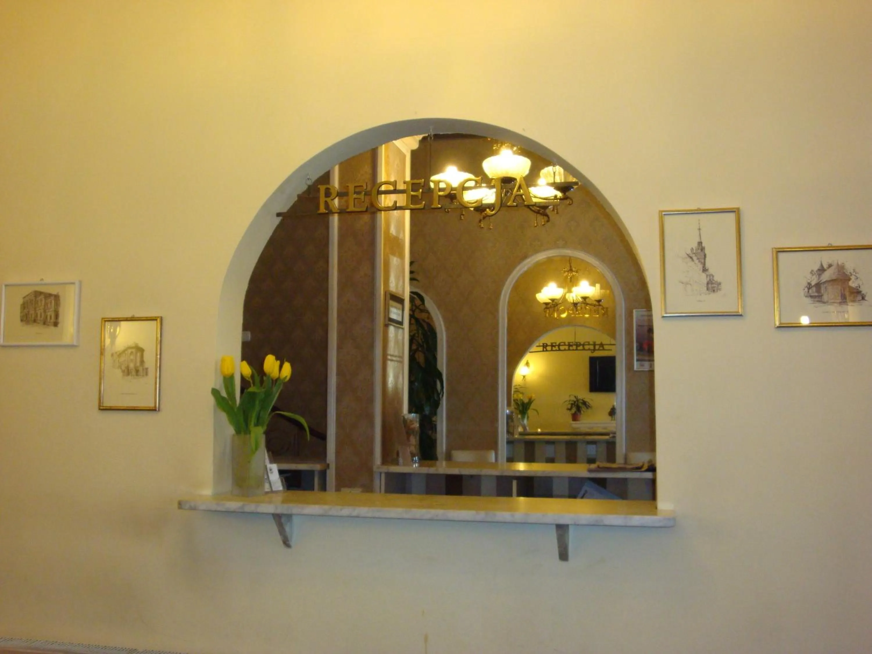 Lobby or reception in Hotel Bristol