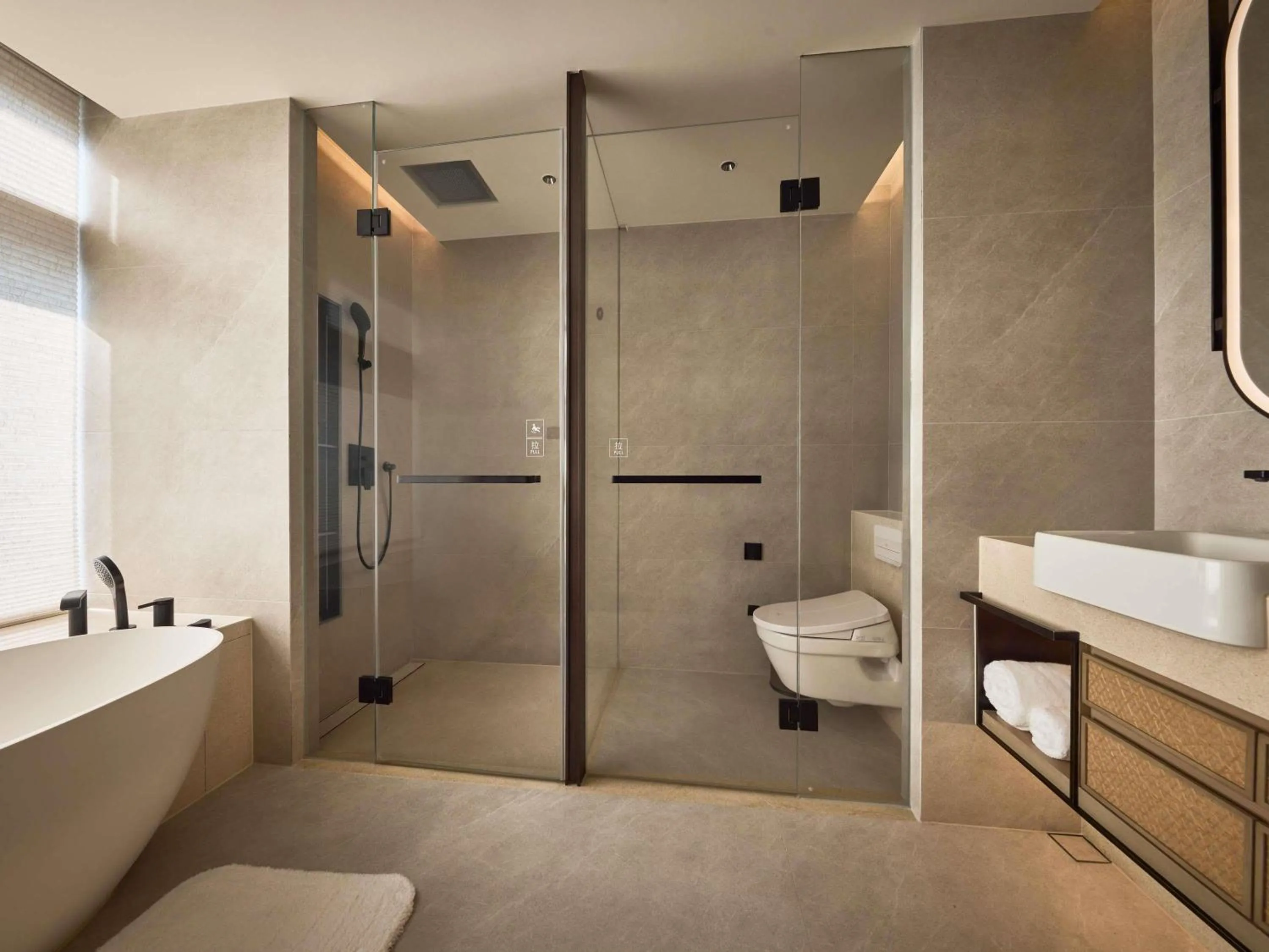 Bedroom in Ming Hotel Nanjing - MGallery Collection