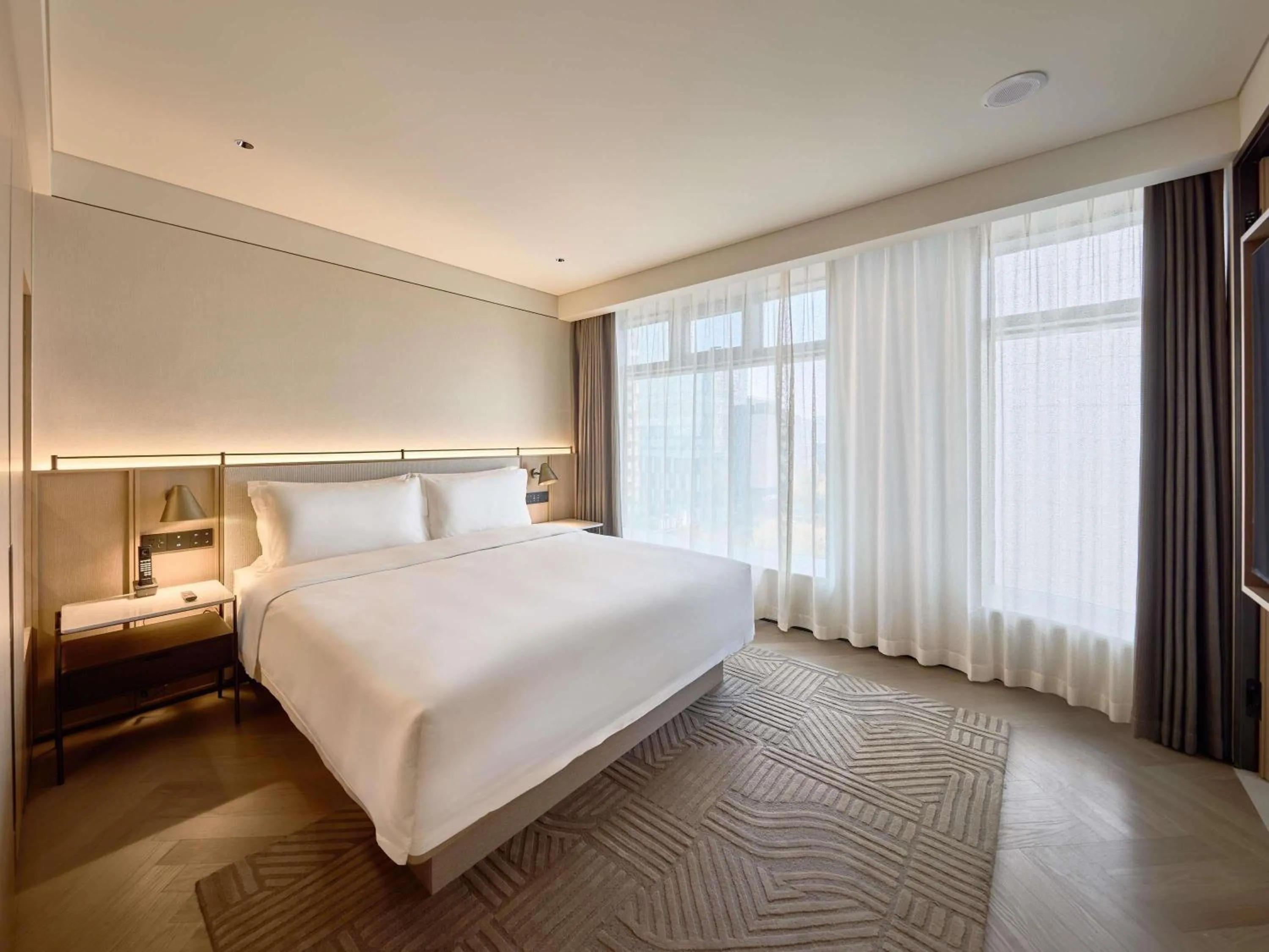 Bedroom, Bed in Ming Hotel Nanjing - MGallery Collection