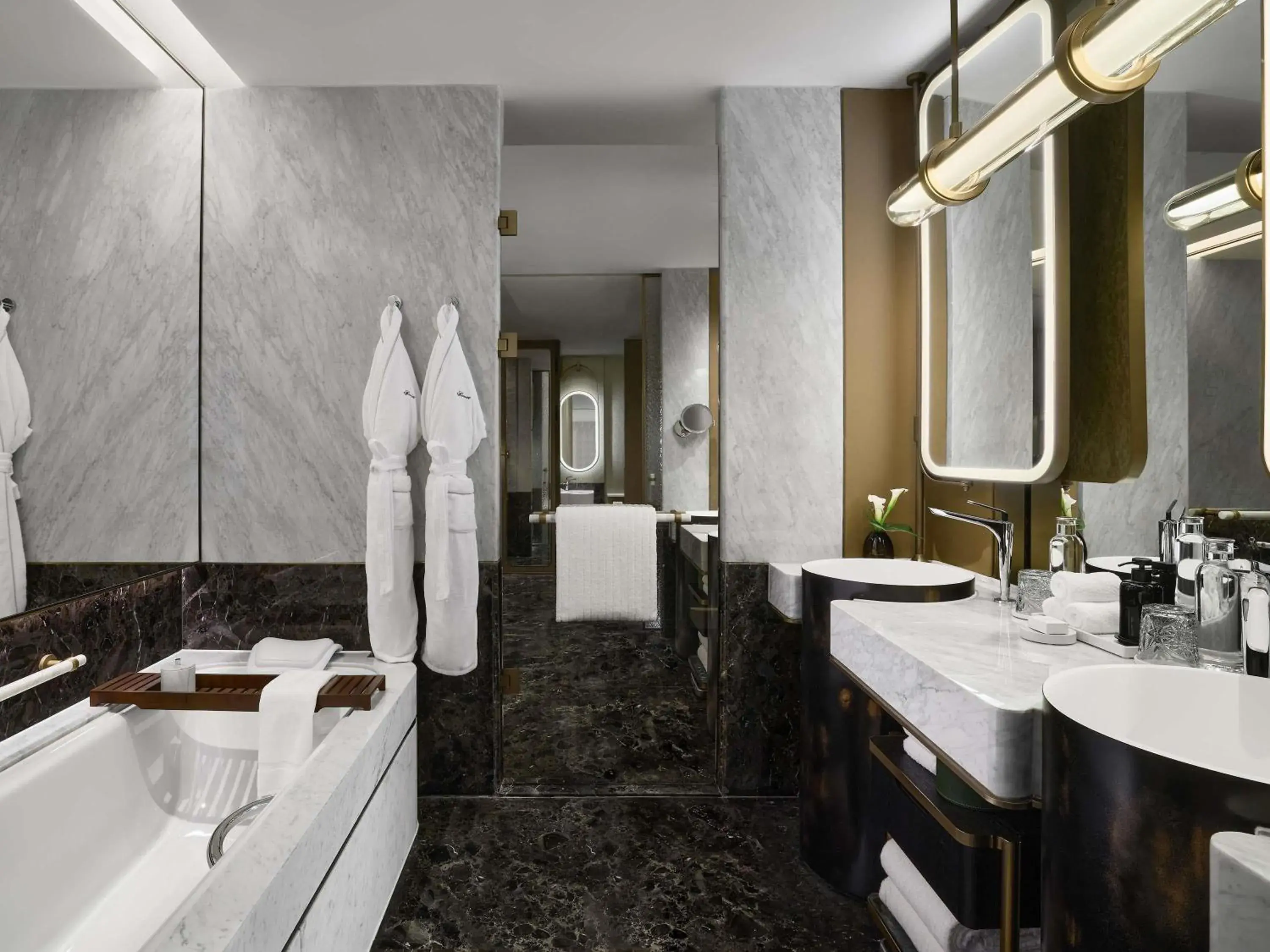 Fairmont Gold Deluxe Seaview Suite in Fairmont Xiamen Fairmont Gold Deluxe Seaview Suite in Fairmont Xiamen