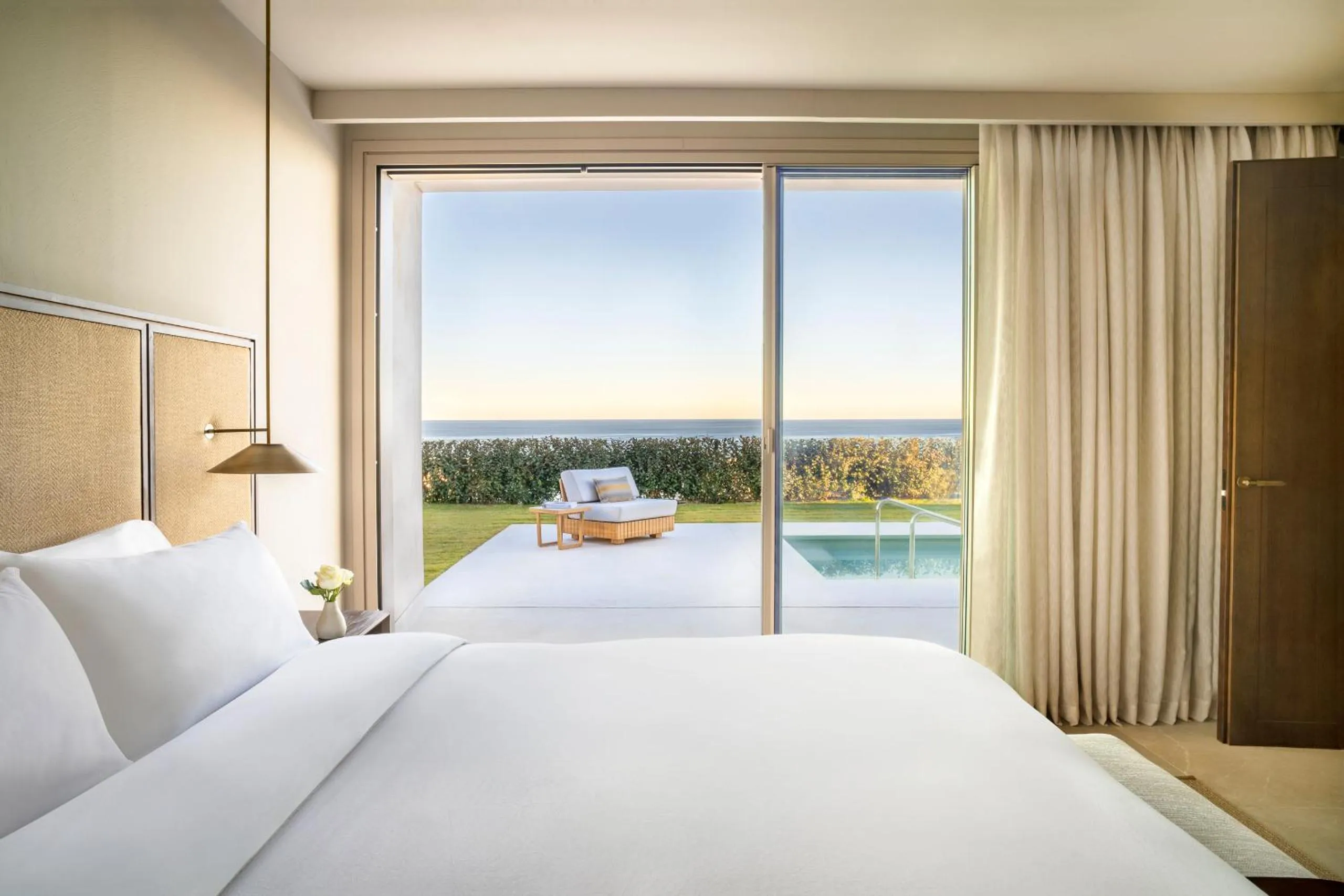 Bed in Fairmont La Hacienda Costa del Sol