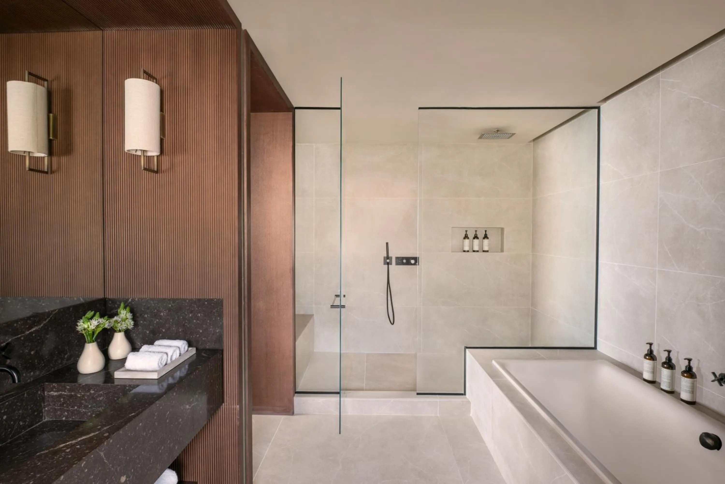 Shower in Fairmont La Hacienda Costa del Sol