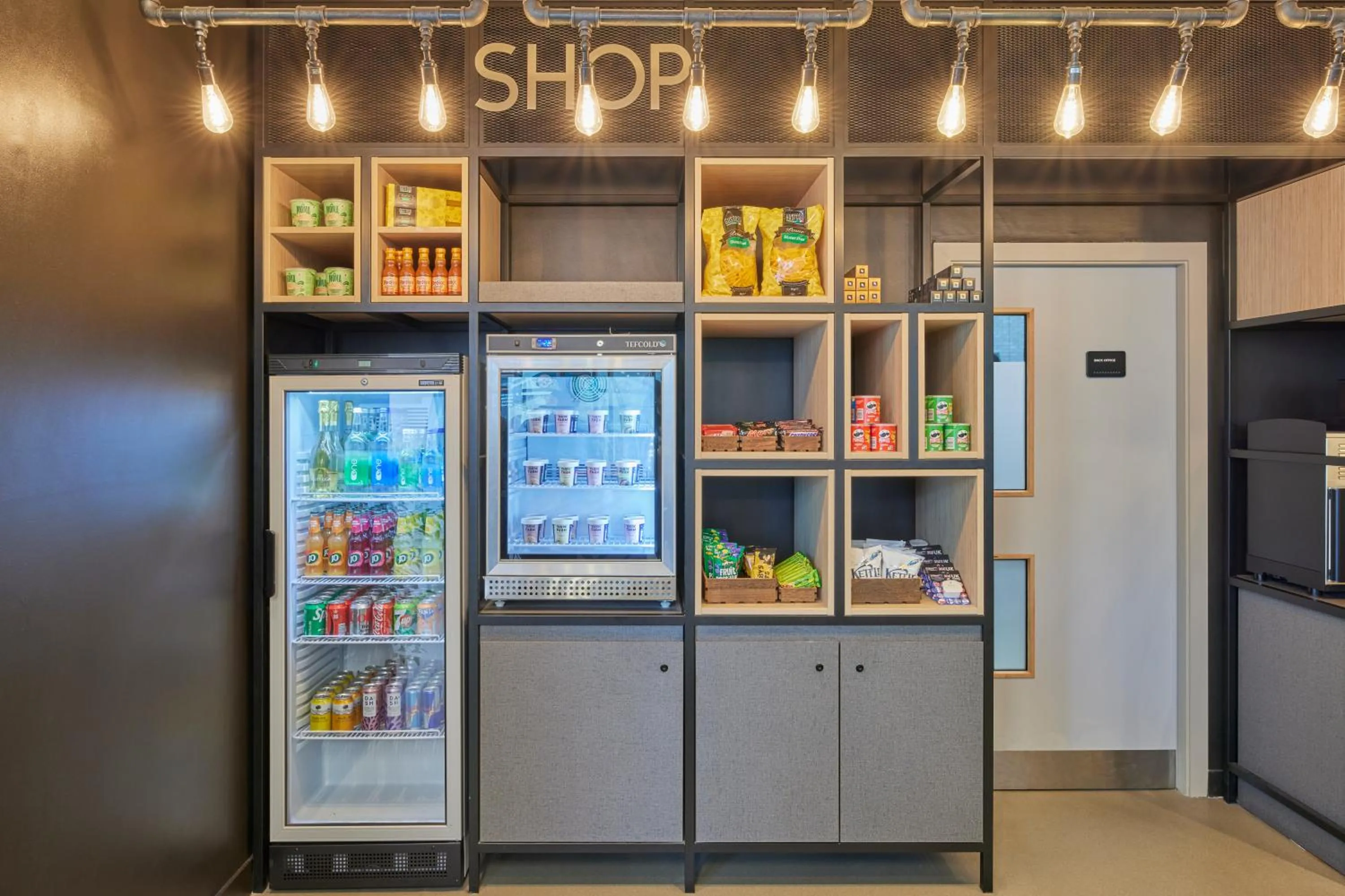 Food and drinks in Aparthotel Adagio London City East