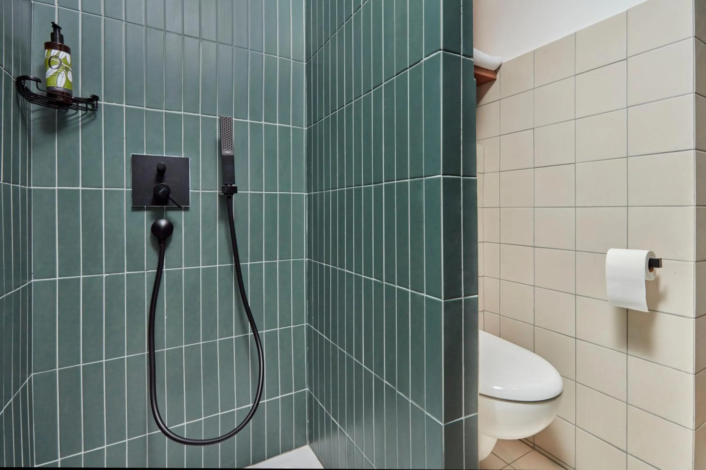 Bathroom in Aparthotel Adagio London City East