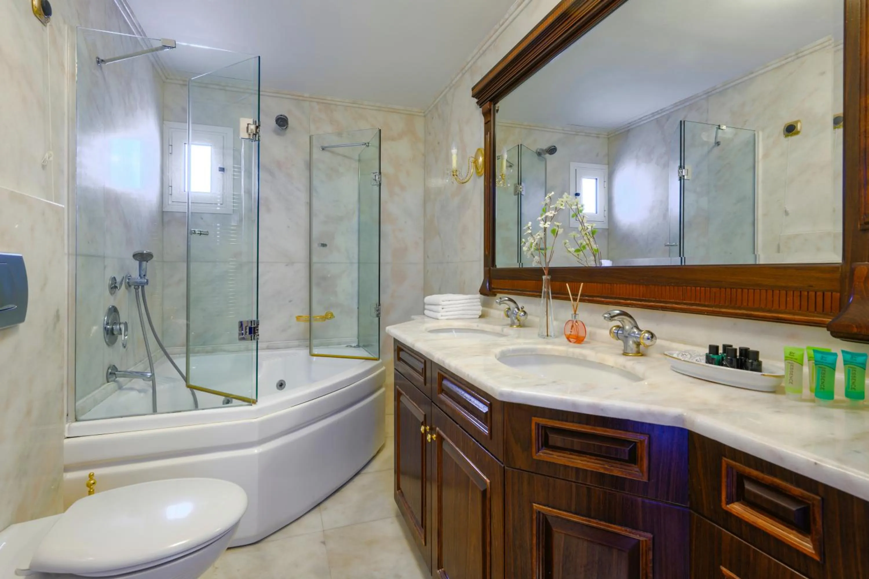 Shower in EONA BEACH RESORT by Greek Pride