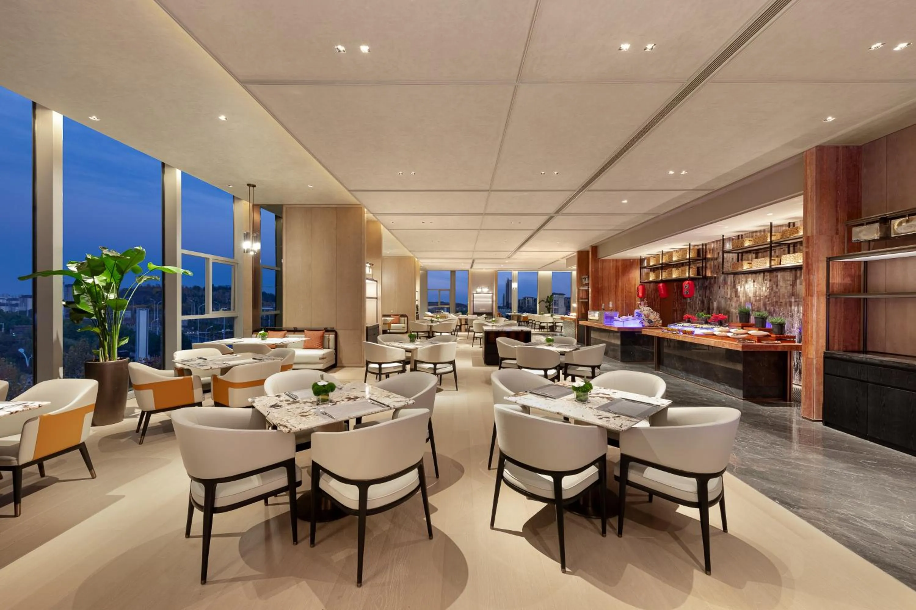 Restaurant/places to eat in Crowne Plaza Jingmen by IHG