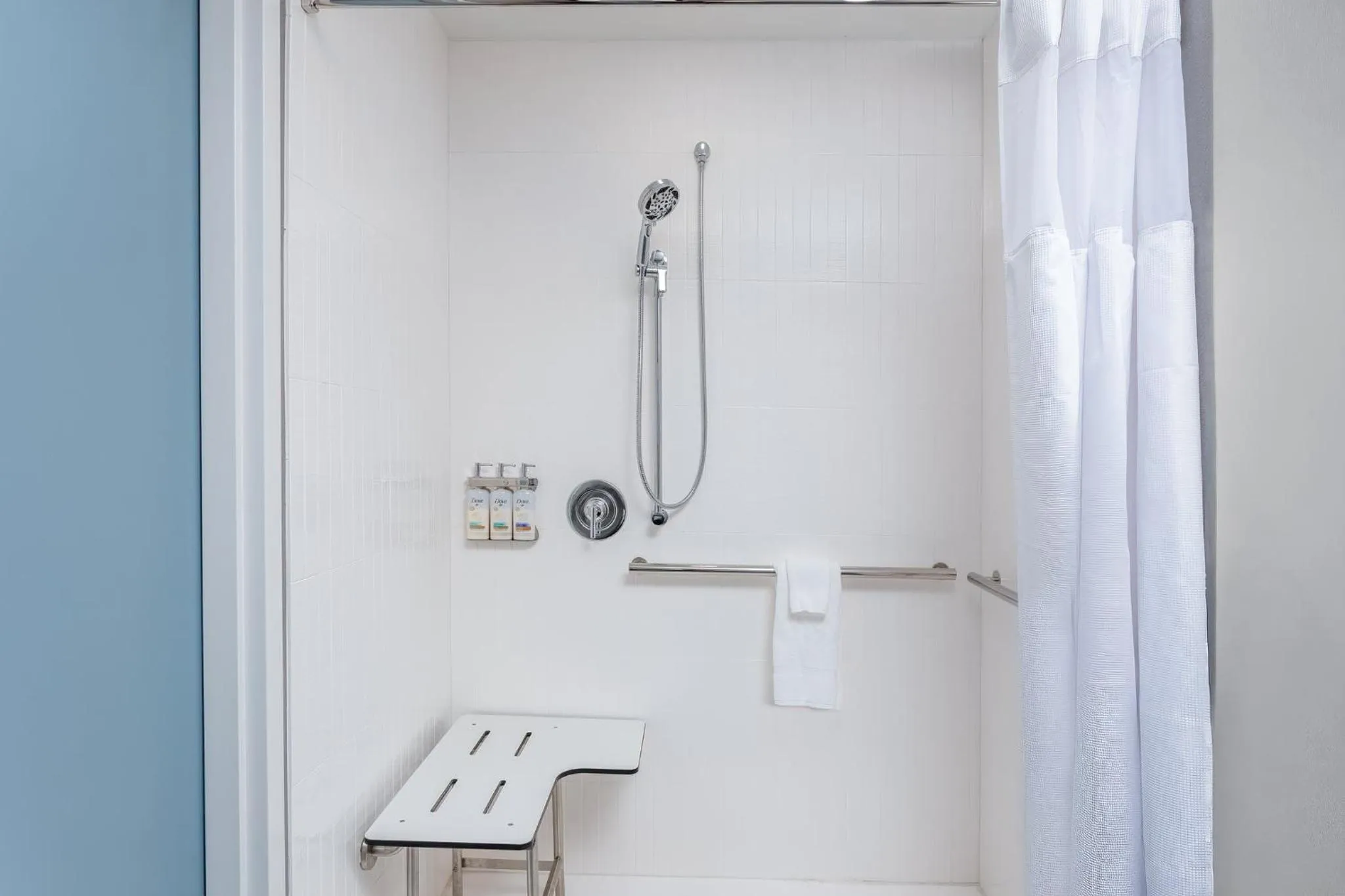 Bathroom in Staybridge Suites Ocala-near Equestrian-Aquatics by IHG