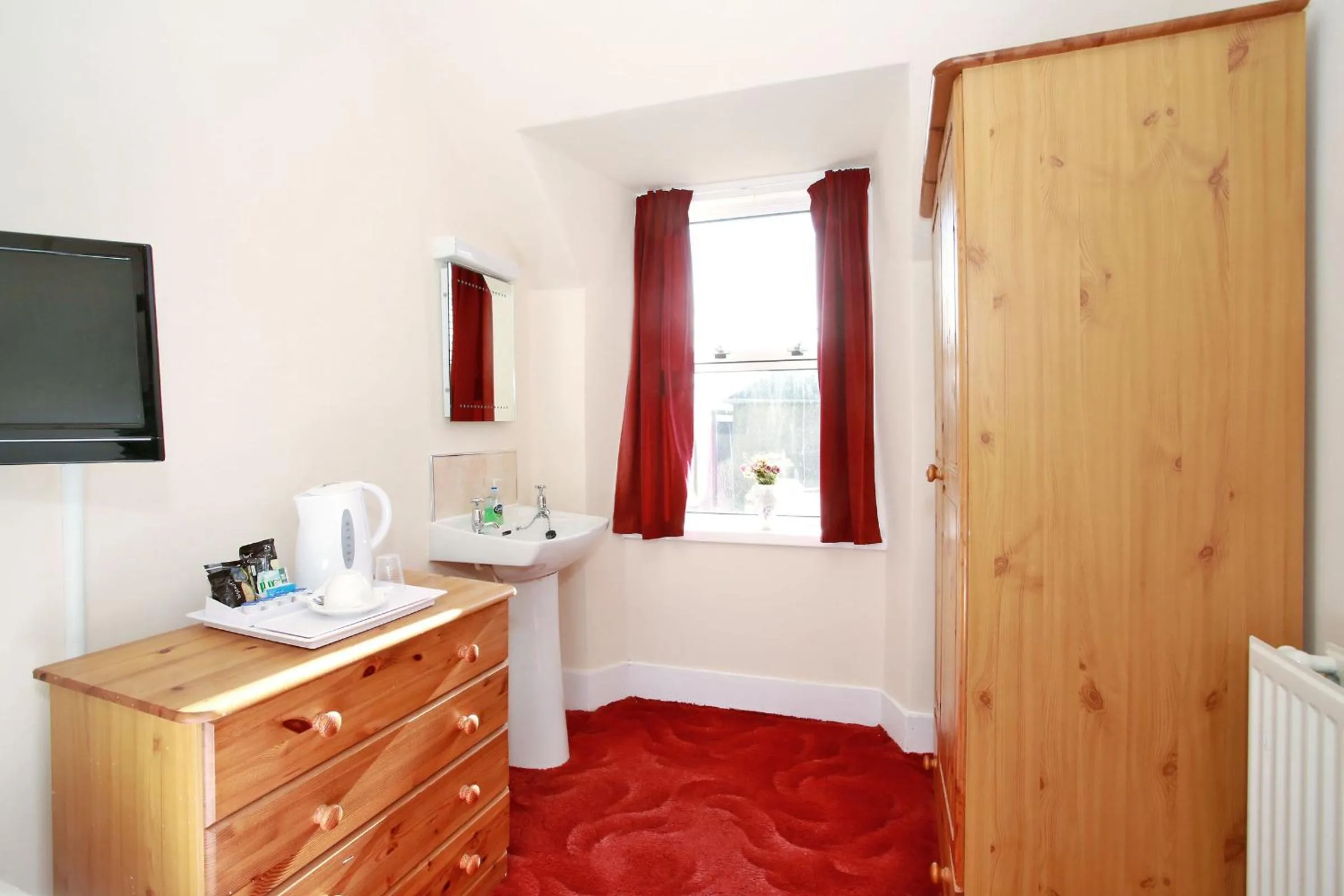 Coffee/tea facilities in CitiHouse Aberdeen West End