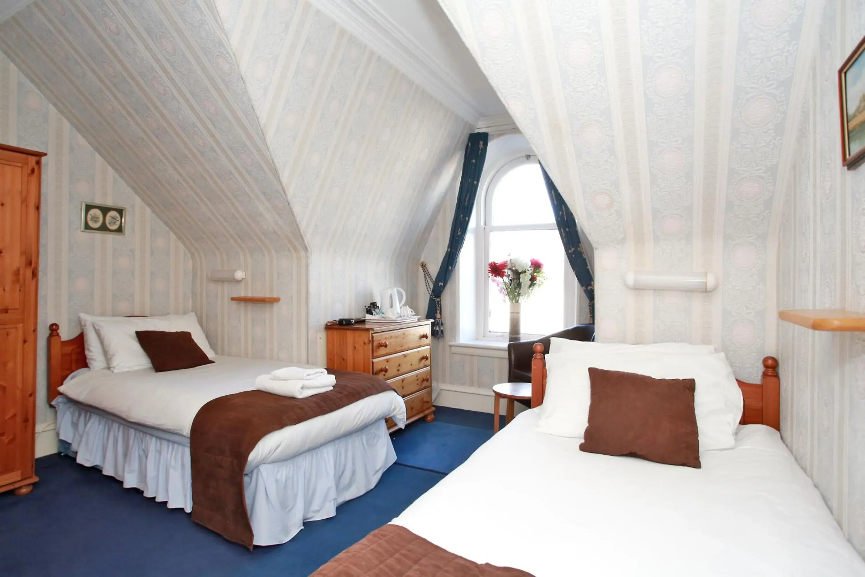 Small Family Room in CitiHouse Aberdeen West End Small Family Room in CitiHouse Aberdeen West End