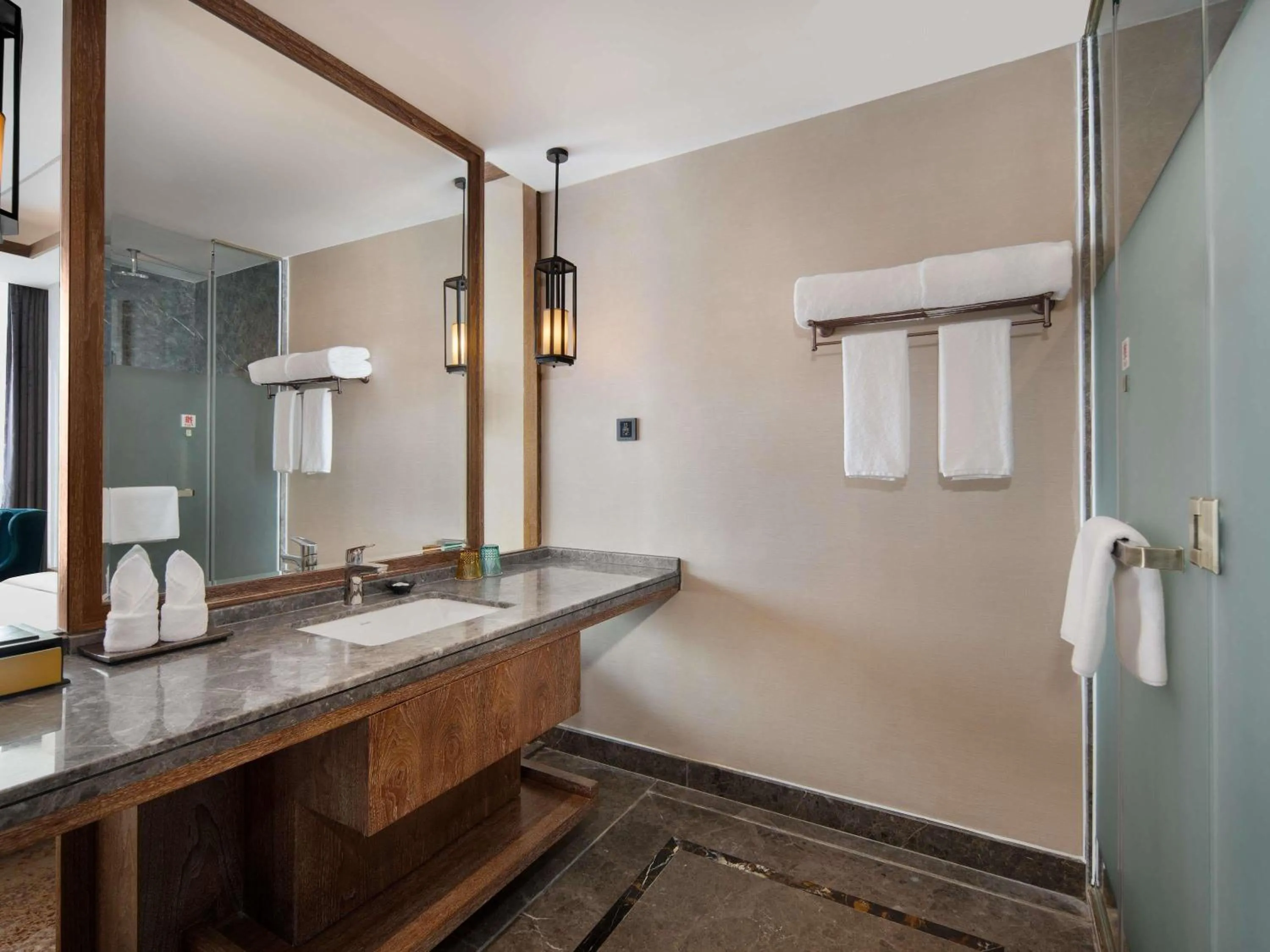 Bedroom in Grand Mercure Kunming South