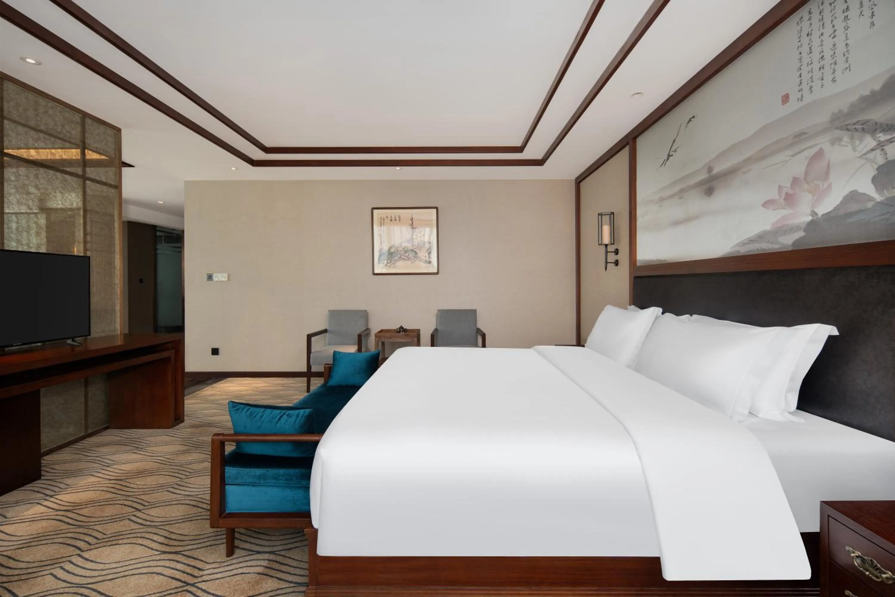 Bed in Grand Mercure Kunming South