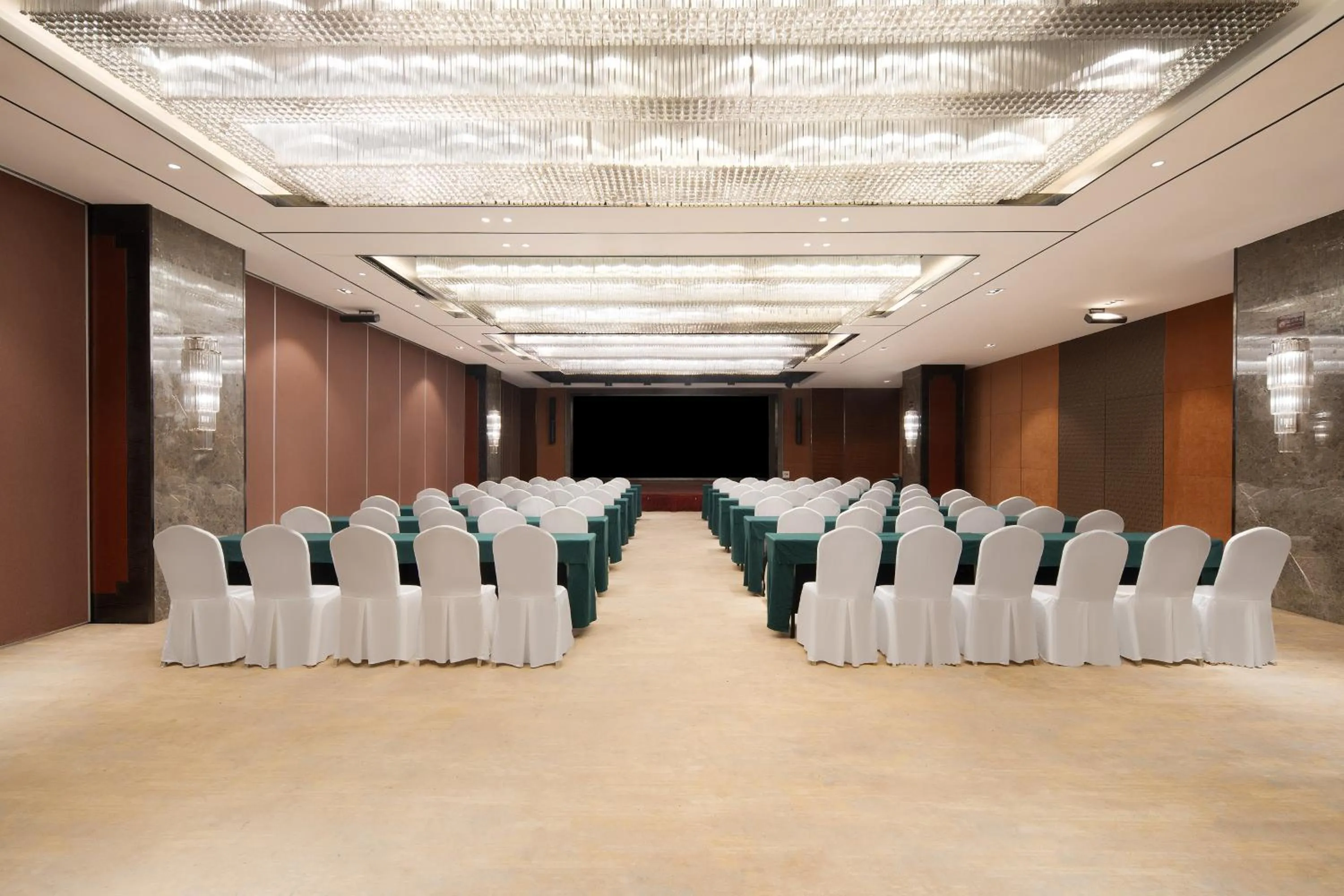 Meeting/conference room in Grand Mercure Kunming South