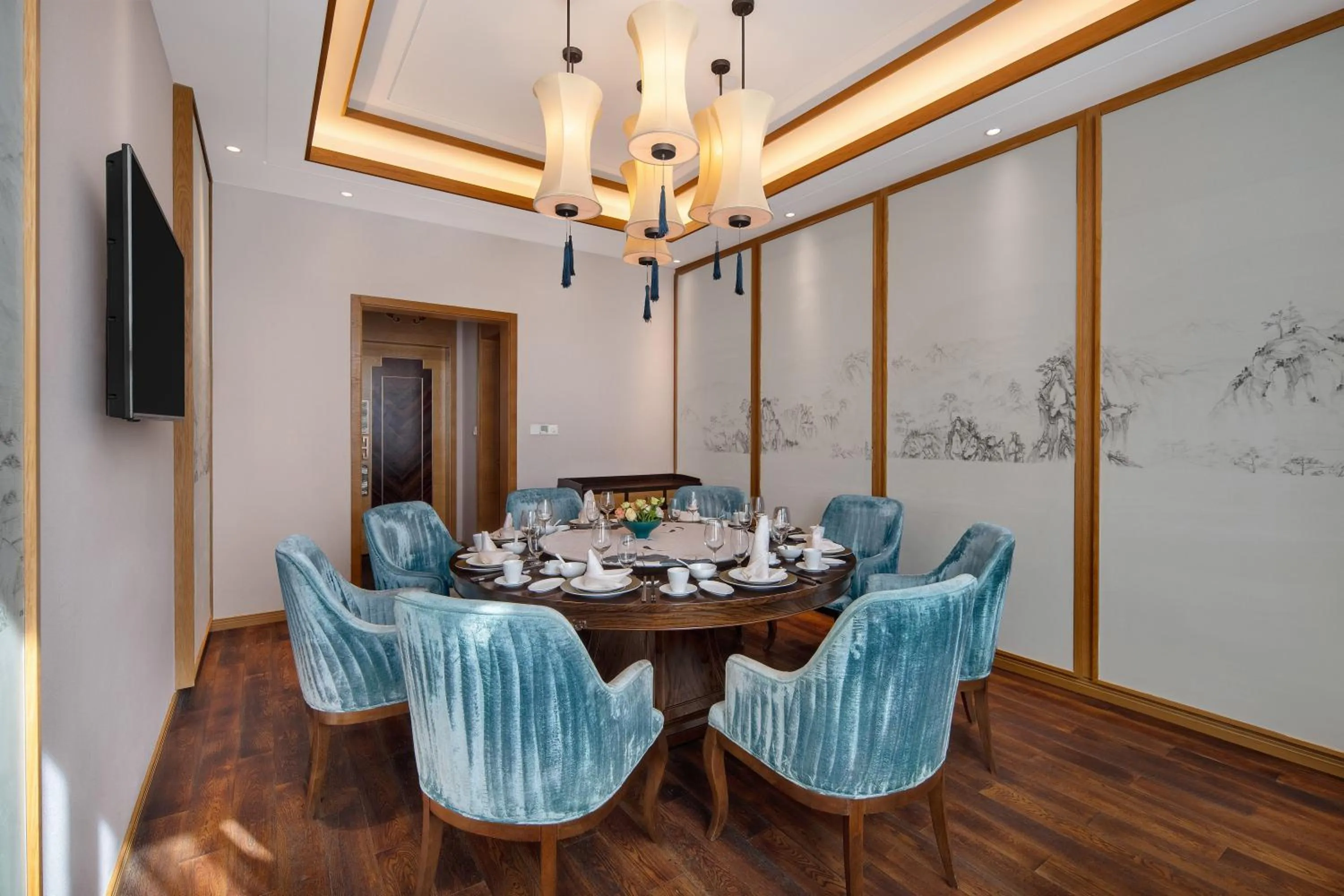 Restaurant/places to eat in Grand Mercure Kunming South