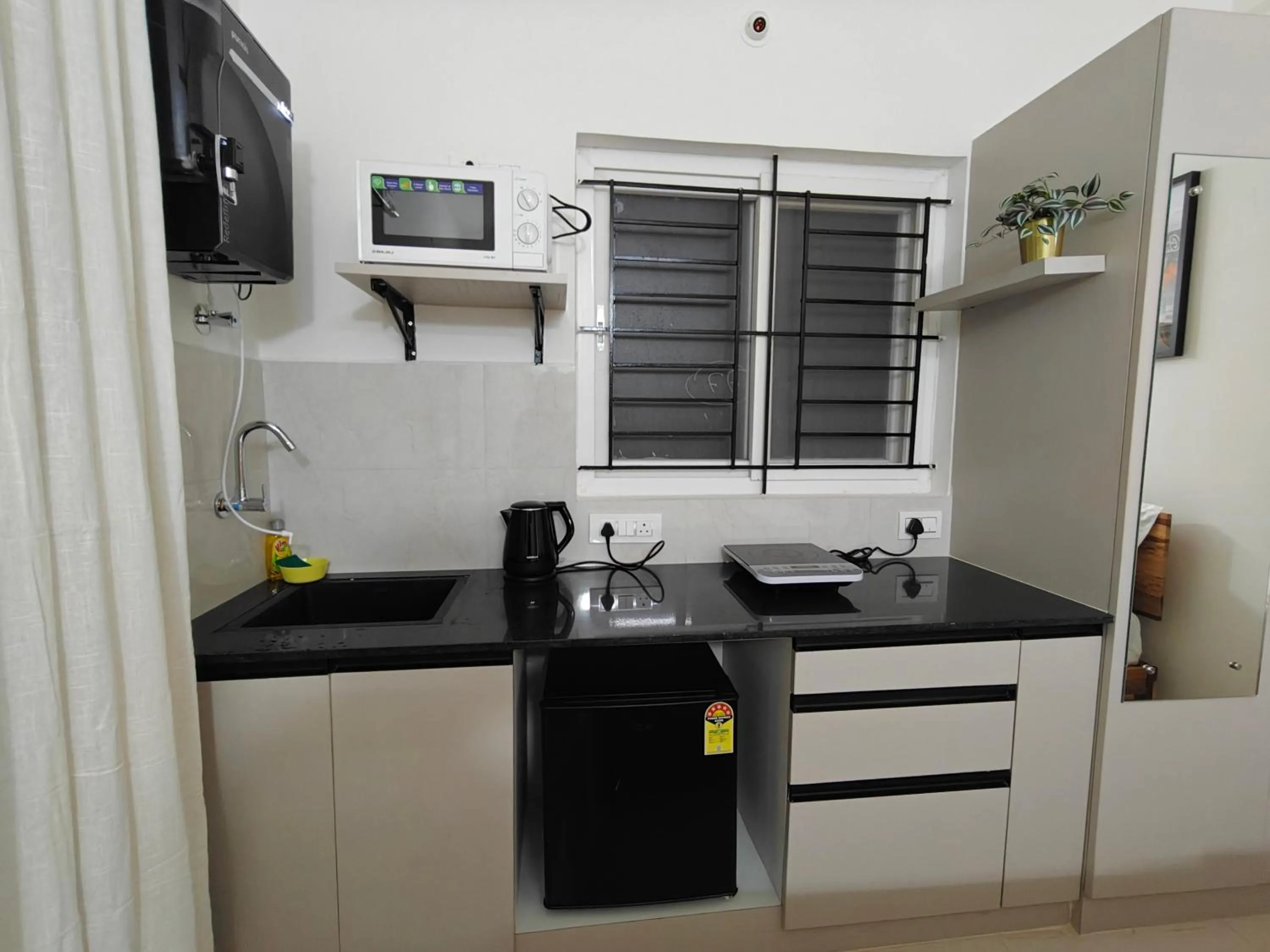 3 Home Tales (Brookefield)