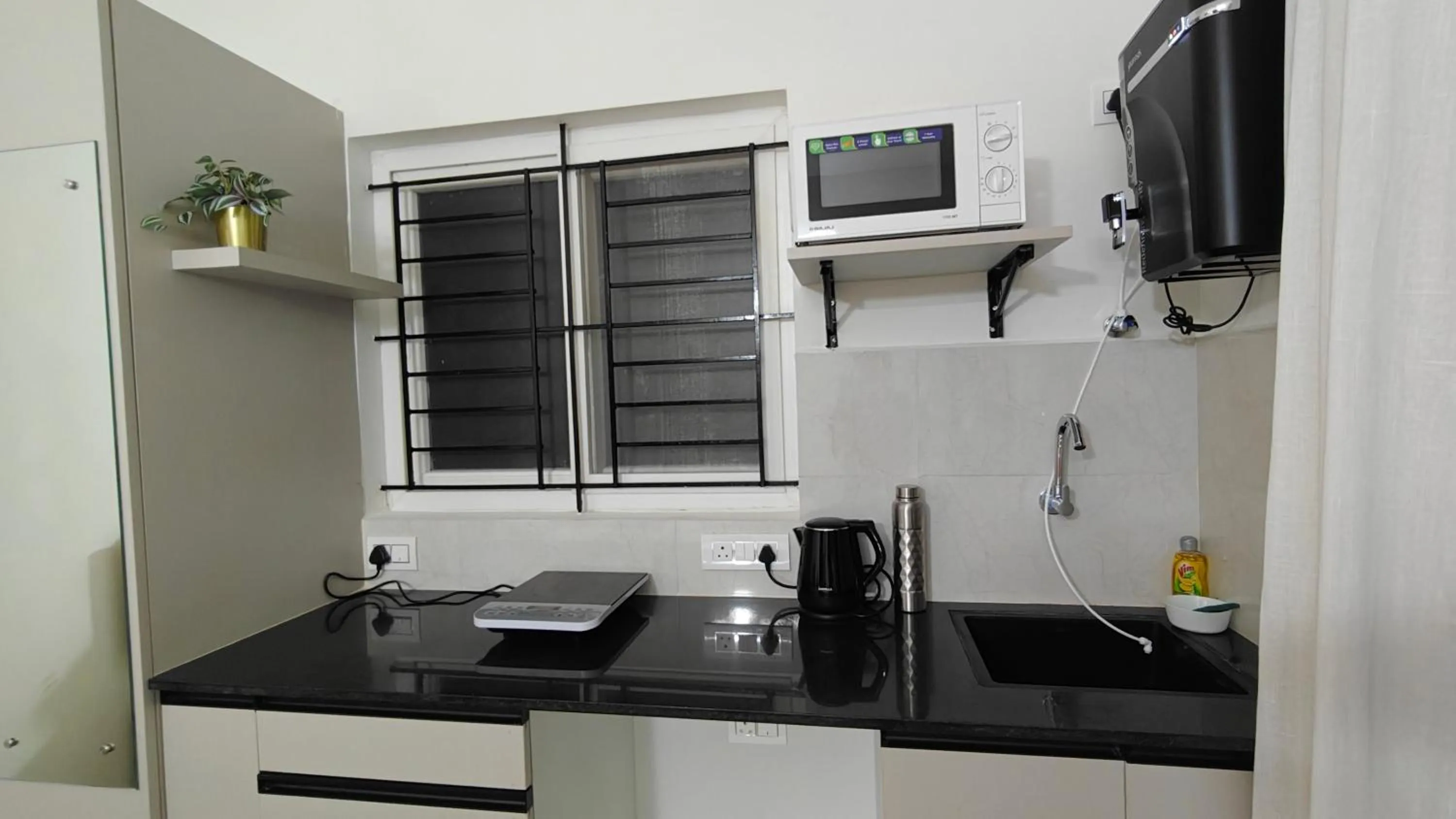 3 Home Tales (Brookefield)