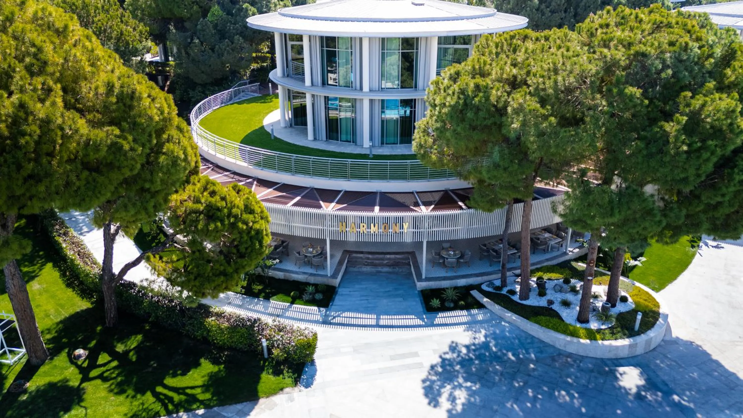 Restaurant/places to eat in Calista Luxury Resort