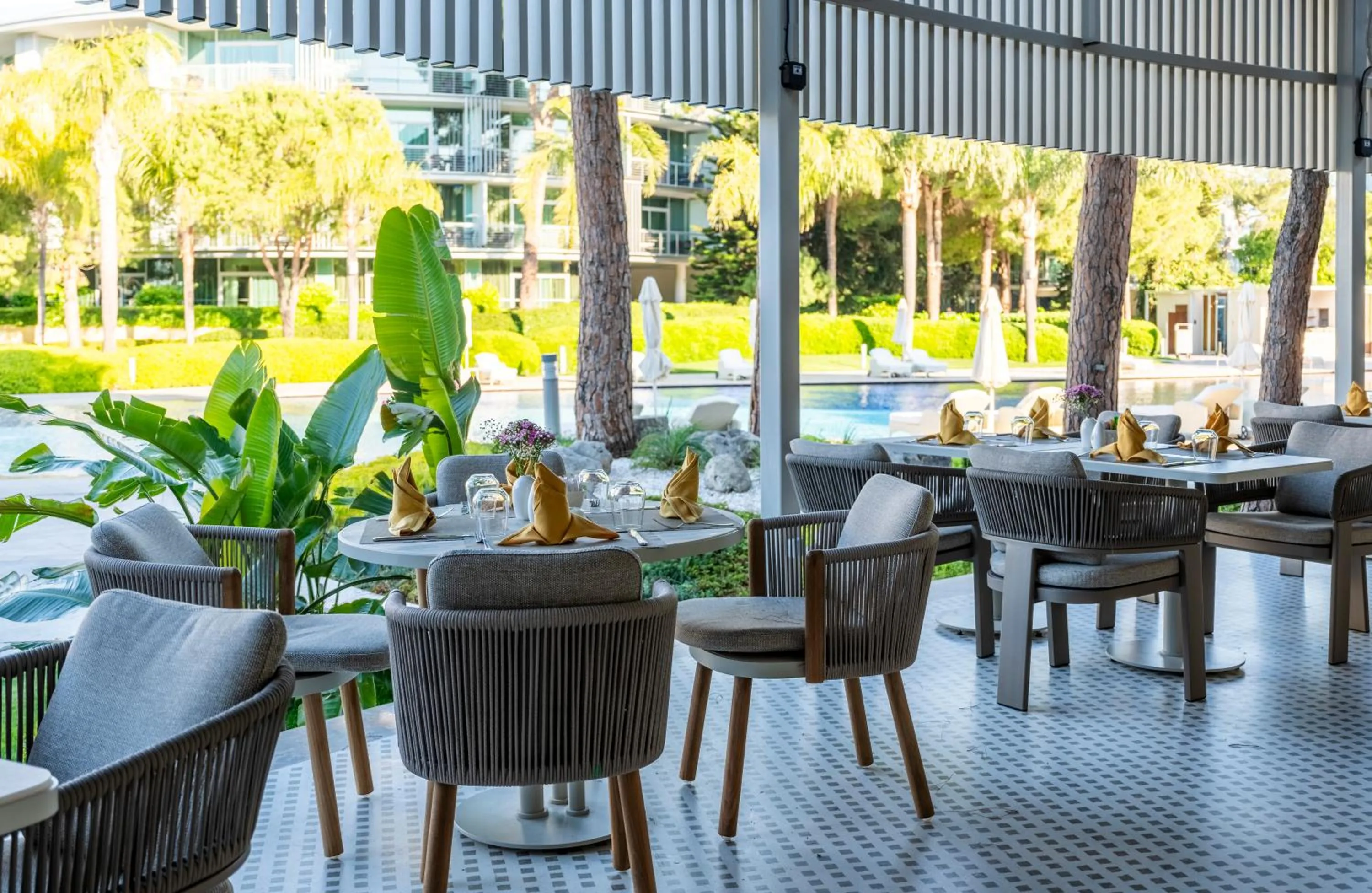 Restaurant/places to eat in Calista Luxury Resort