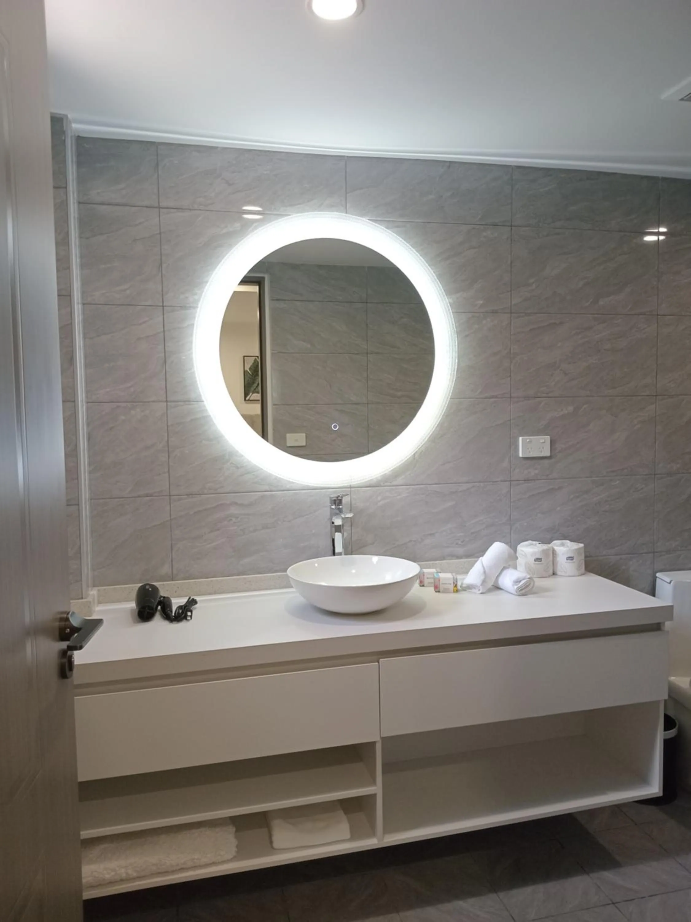 Bathroom in Hibiscus Suites And Residences