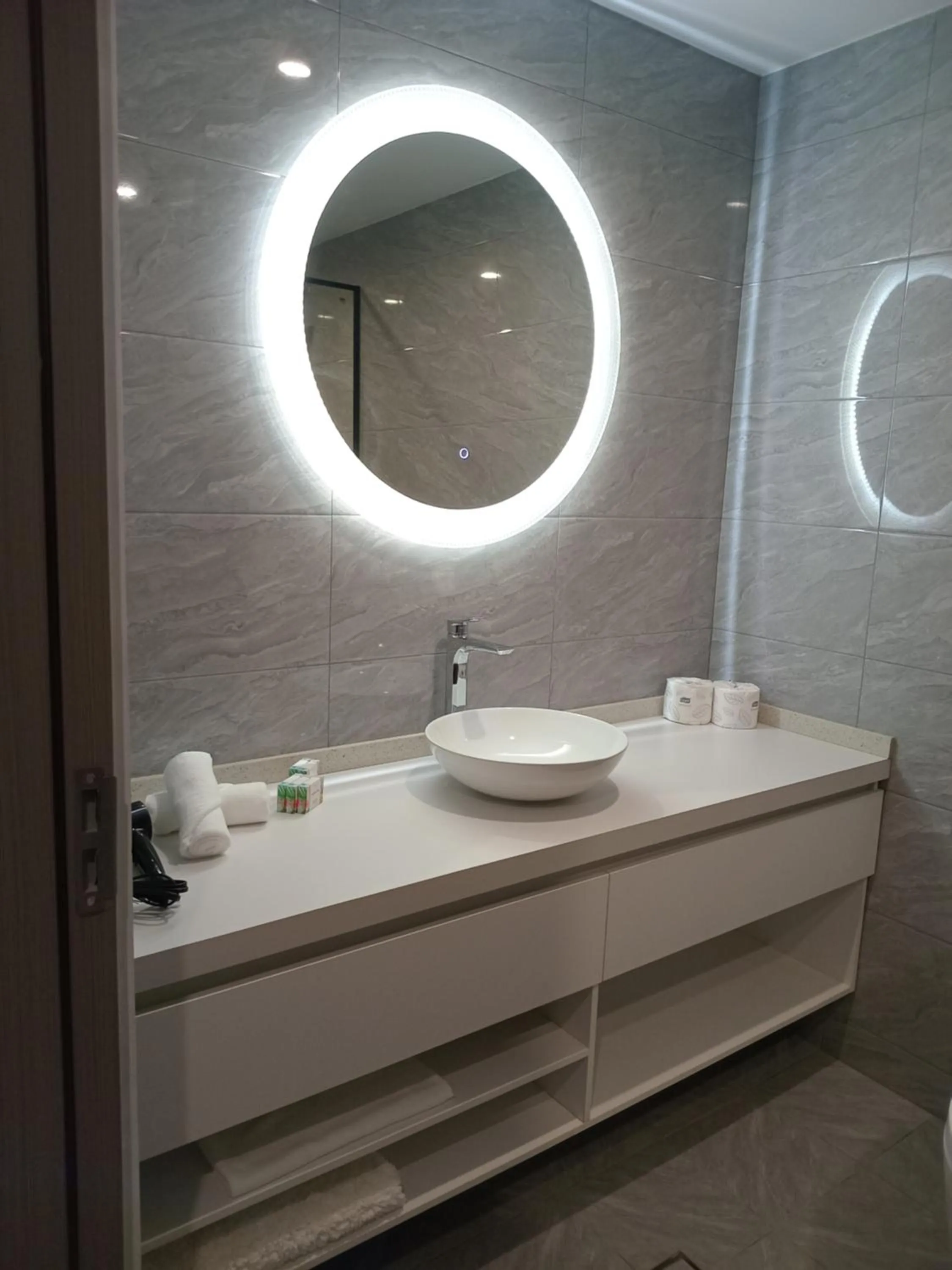 Bathroom in Hibiscus Suites And Residences