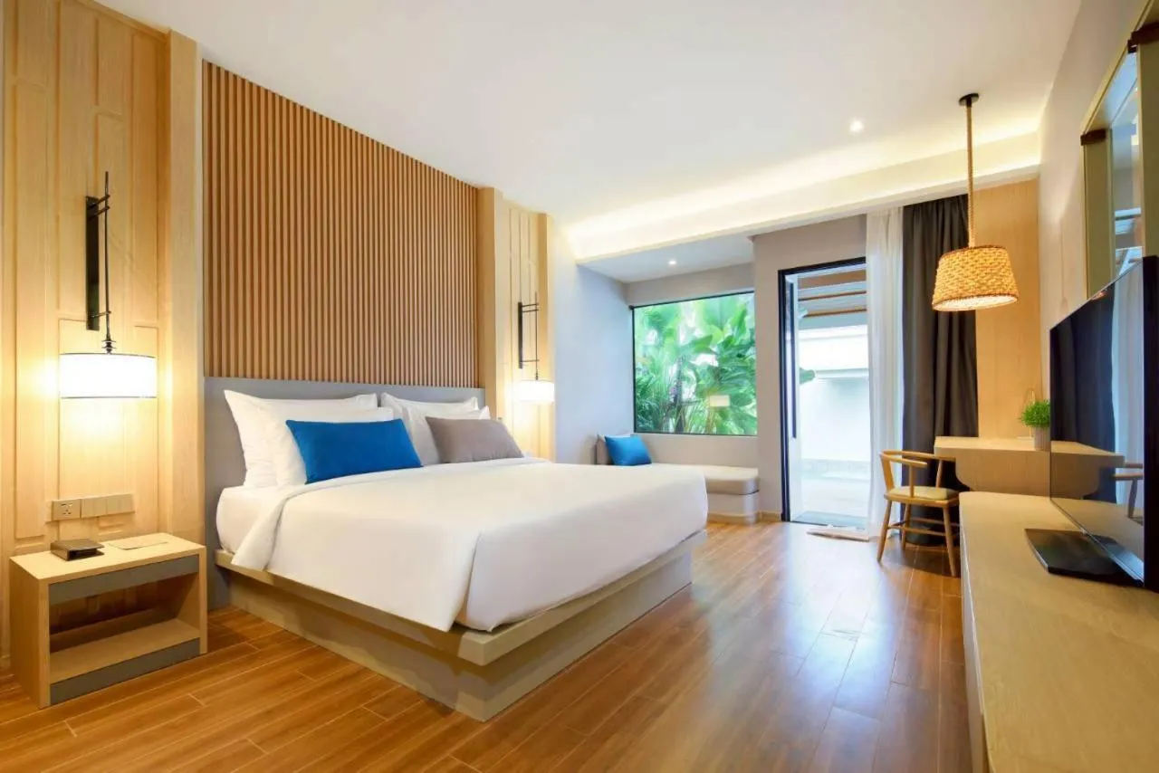 Bedroom, Bed in Lalynn Resort & Villas, Phuket