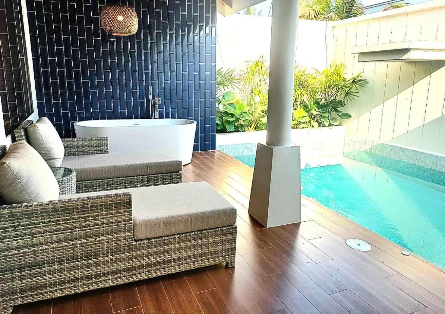 Swimming pool in Lalynn Resort & Villas, Phuket