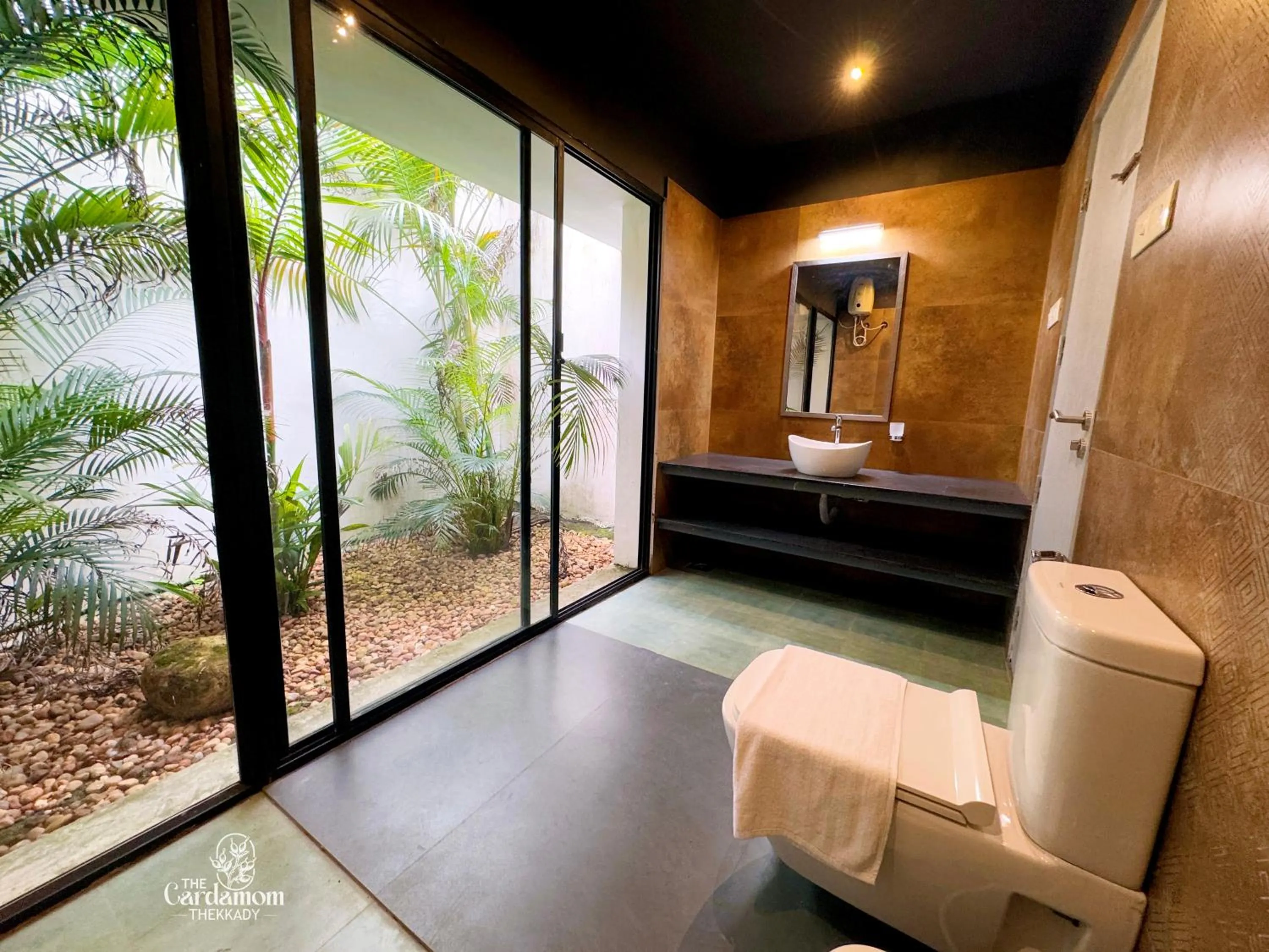 Toilet in Ela Luxury Stay