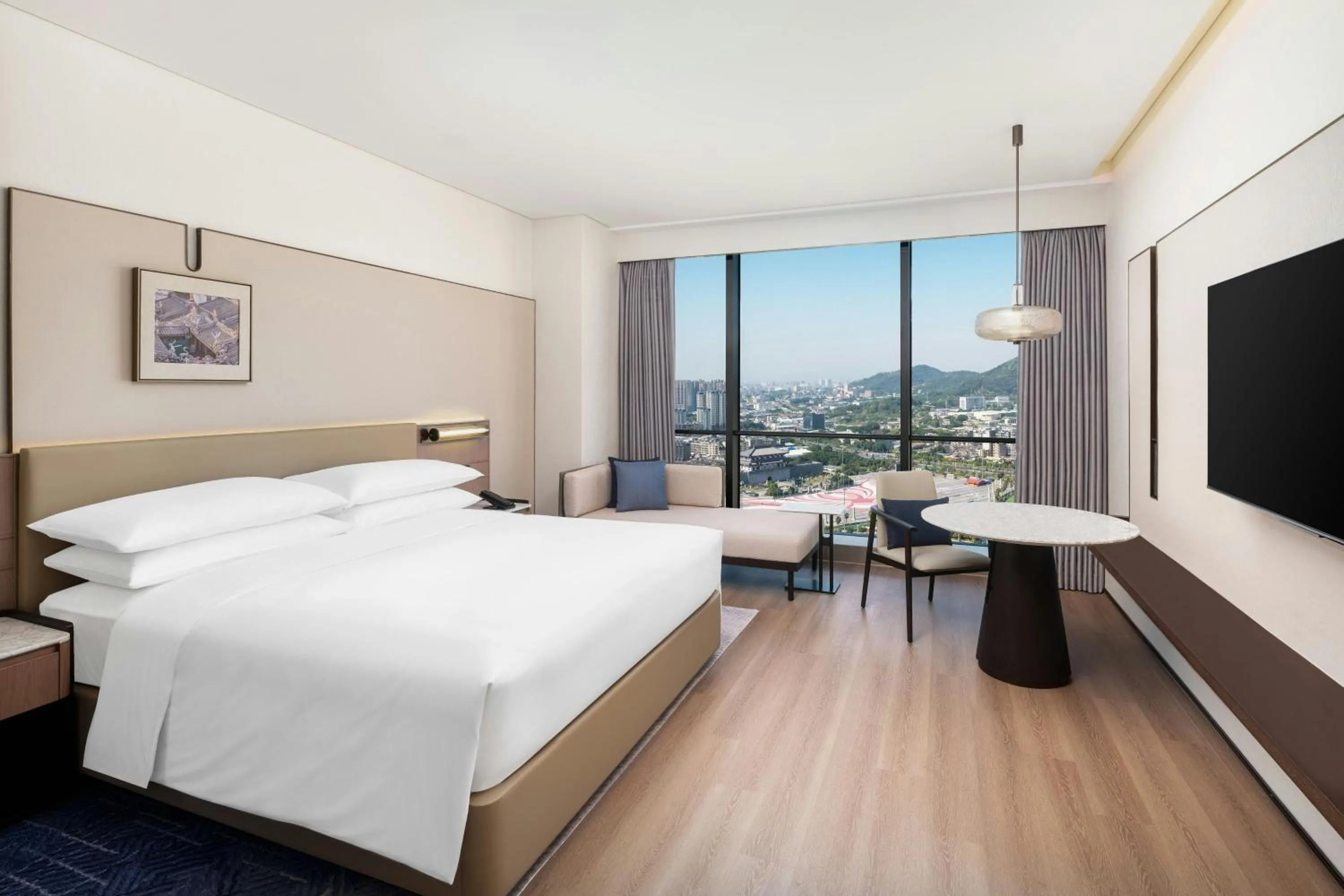 Photo of the whole room, Bed in Jieyang Marriott Hotel