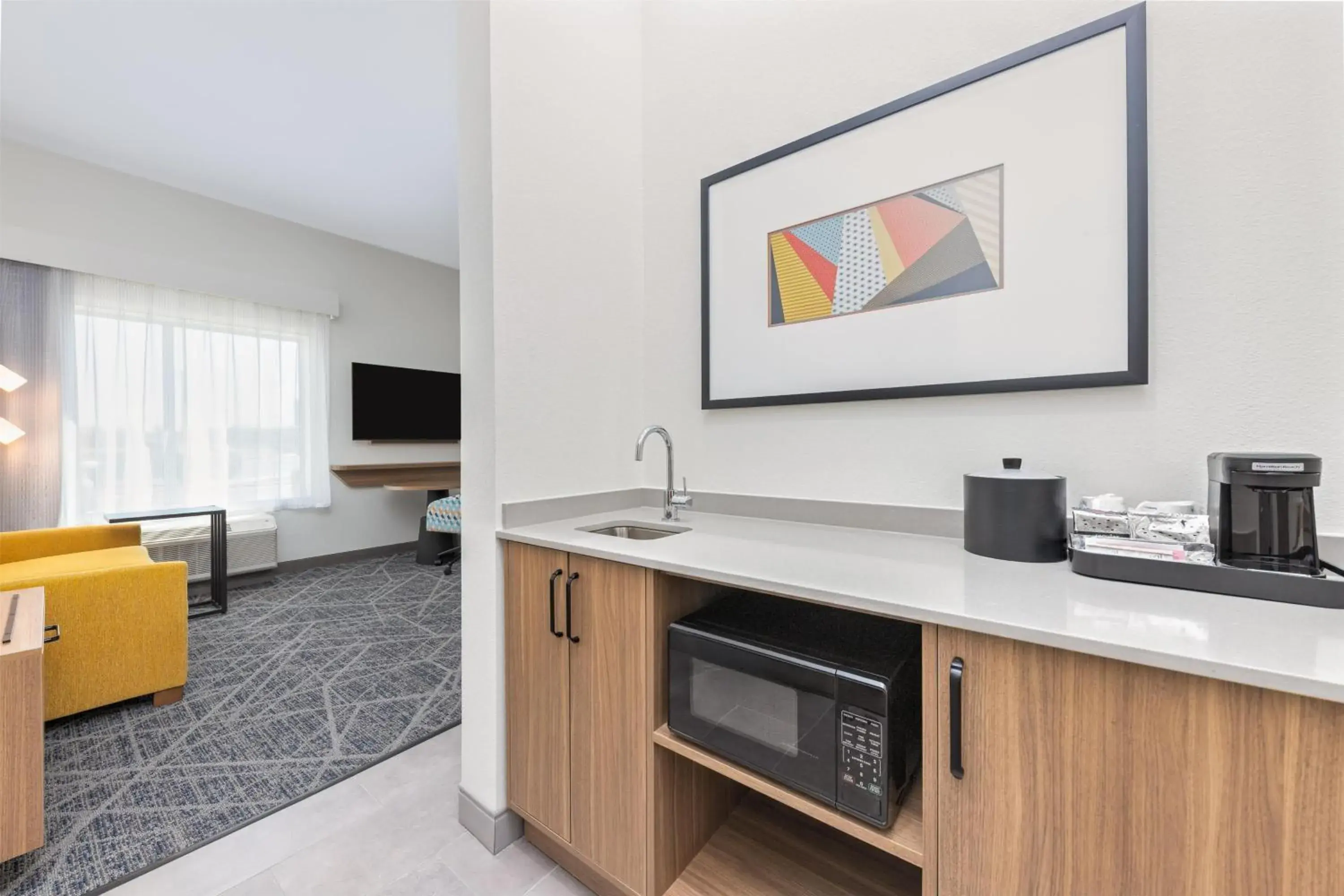 King Studio with Sofa Bed - Hearing Accessible in Hampton Inn & Suites by Hilton Little Rock Airport King Studio with Sofa Bed - Hearing Accessible in Hampton Inn & Suites by Hilton Little Rock Airport