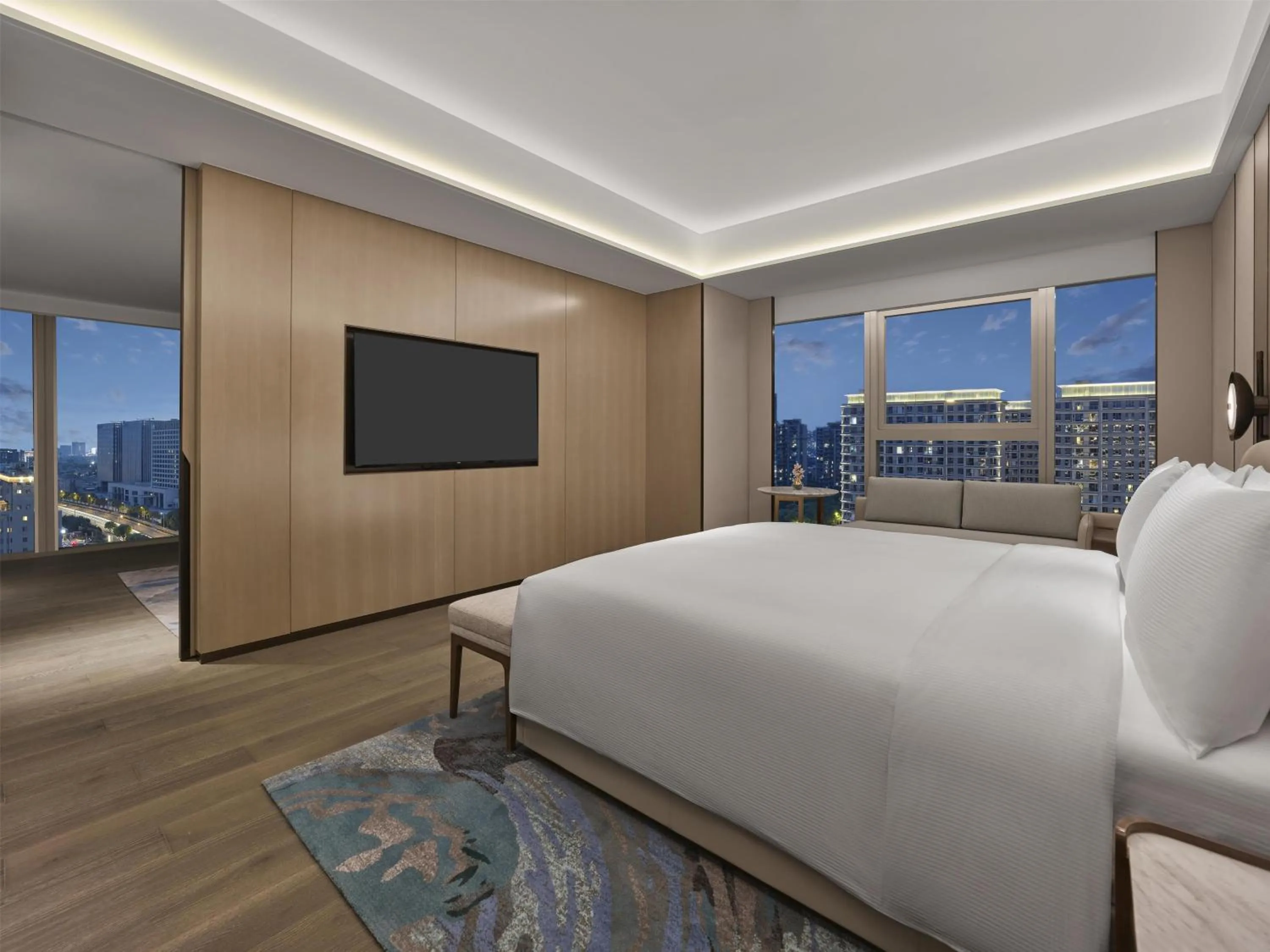 Bed in Hilton Shanghai Greater Hongqiao