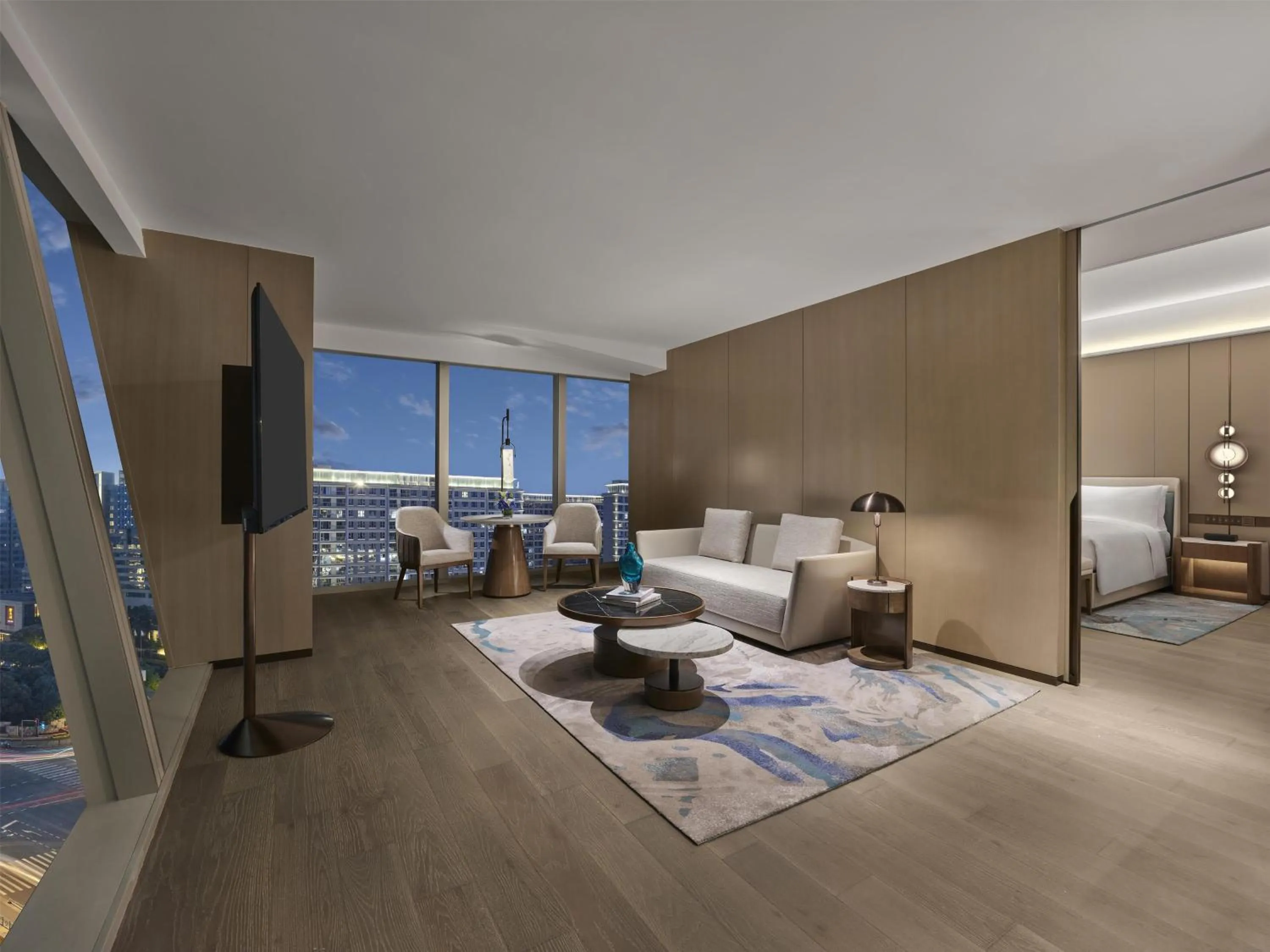 Living room, Bed in Hilton Shanghai Greater Hongqiao