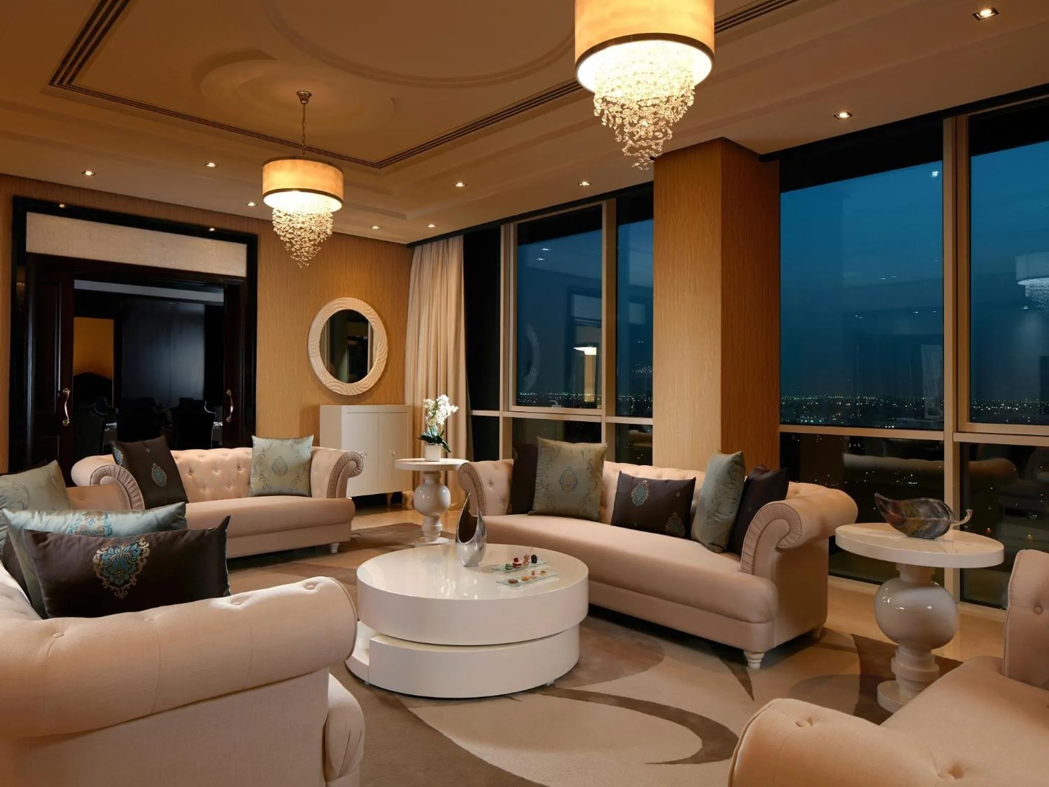 Living room in Millennium Hotel & Convention Centre Kuwait