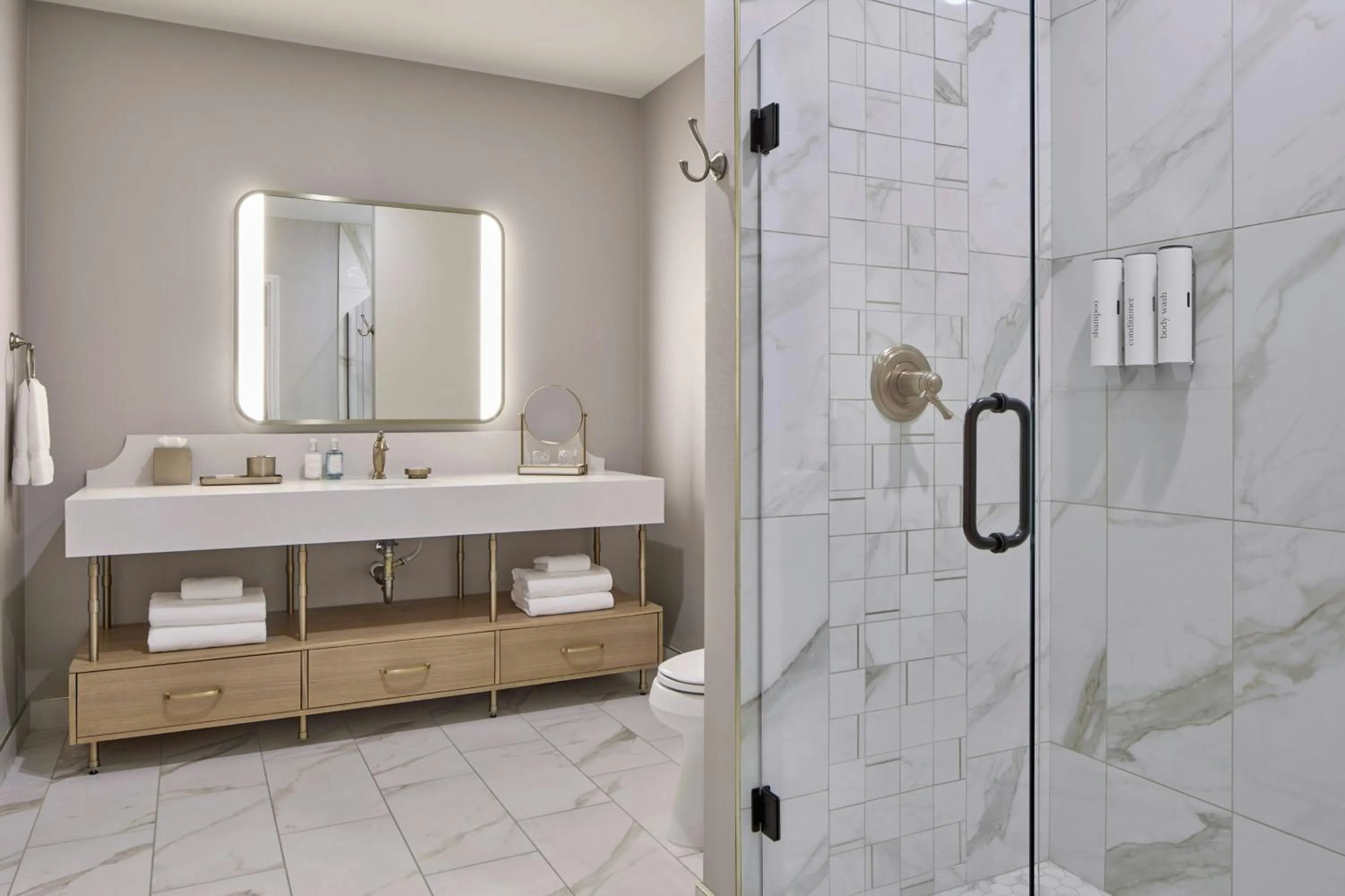 Bathroom in The Olive Ann Hotel, Grand Forks, a Tribute Portfolio Hotel