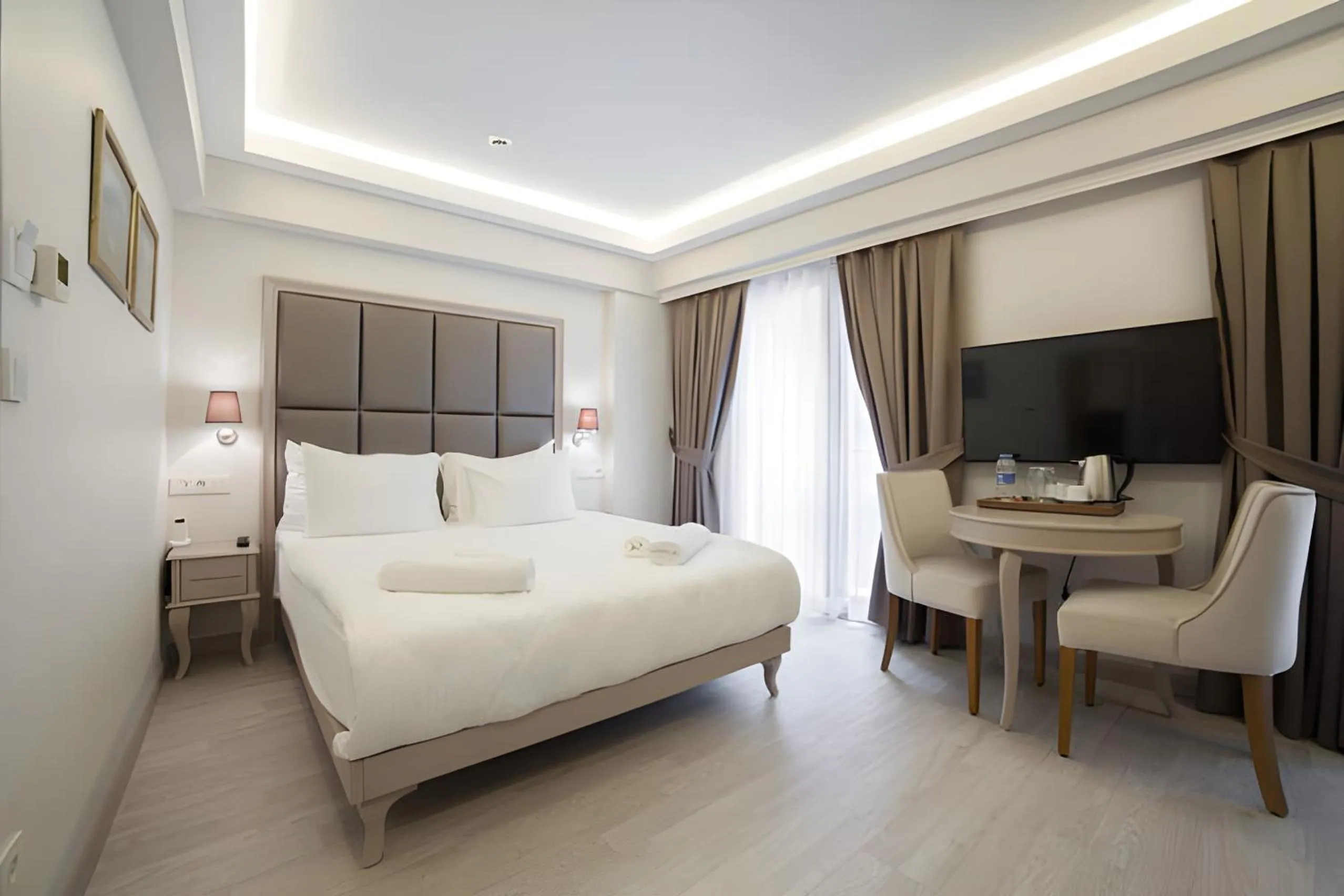 Bed in Perla Galata Hotel