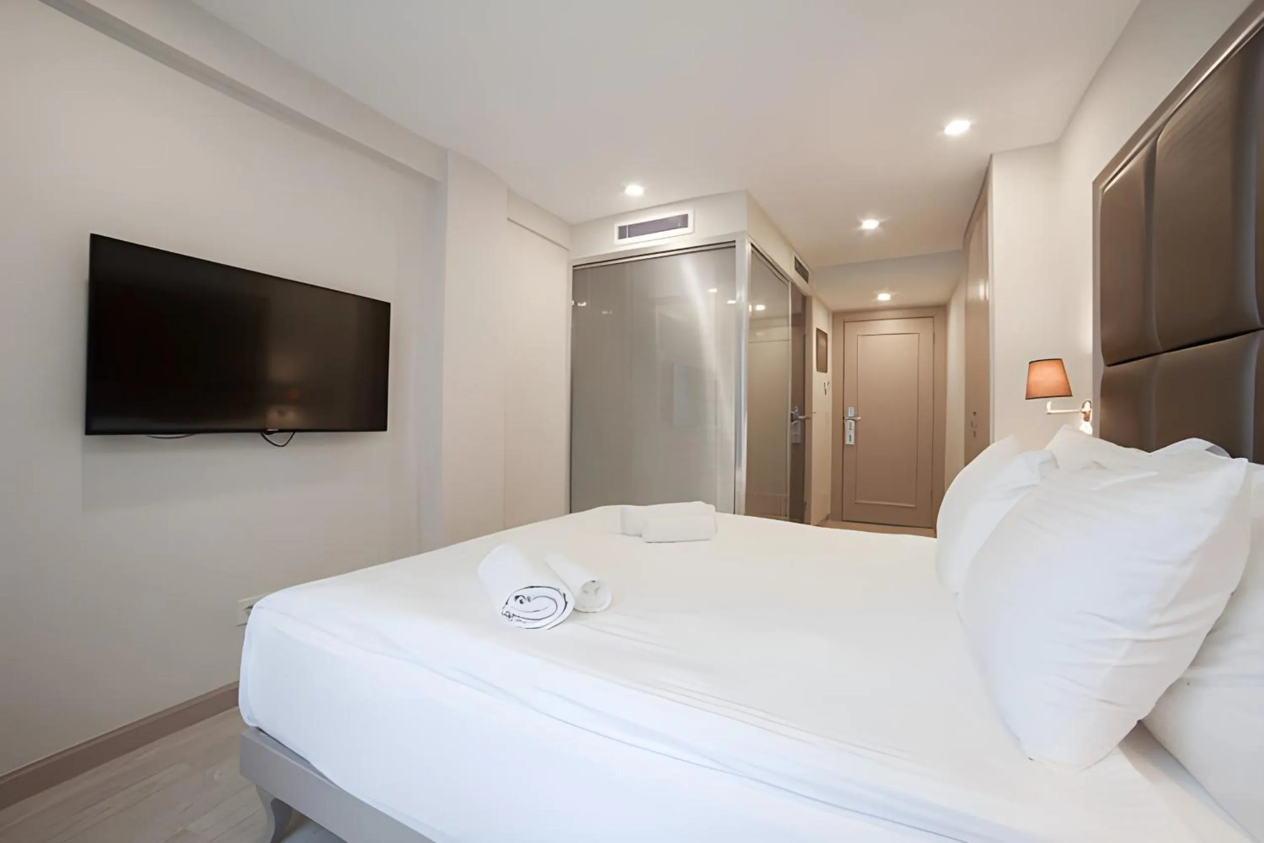 Bed in Perla Galata Hotel