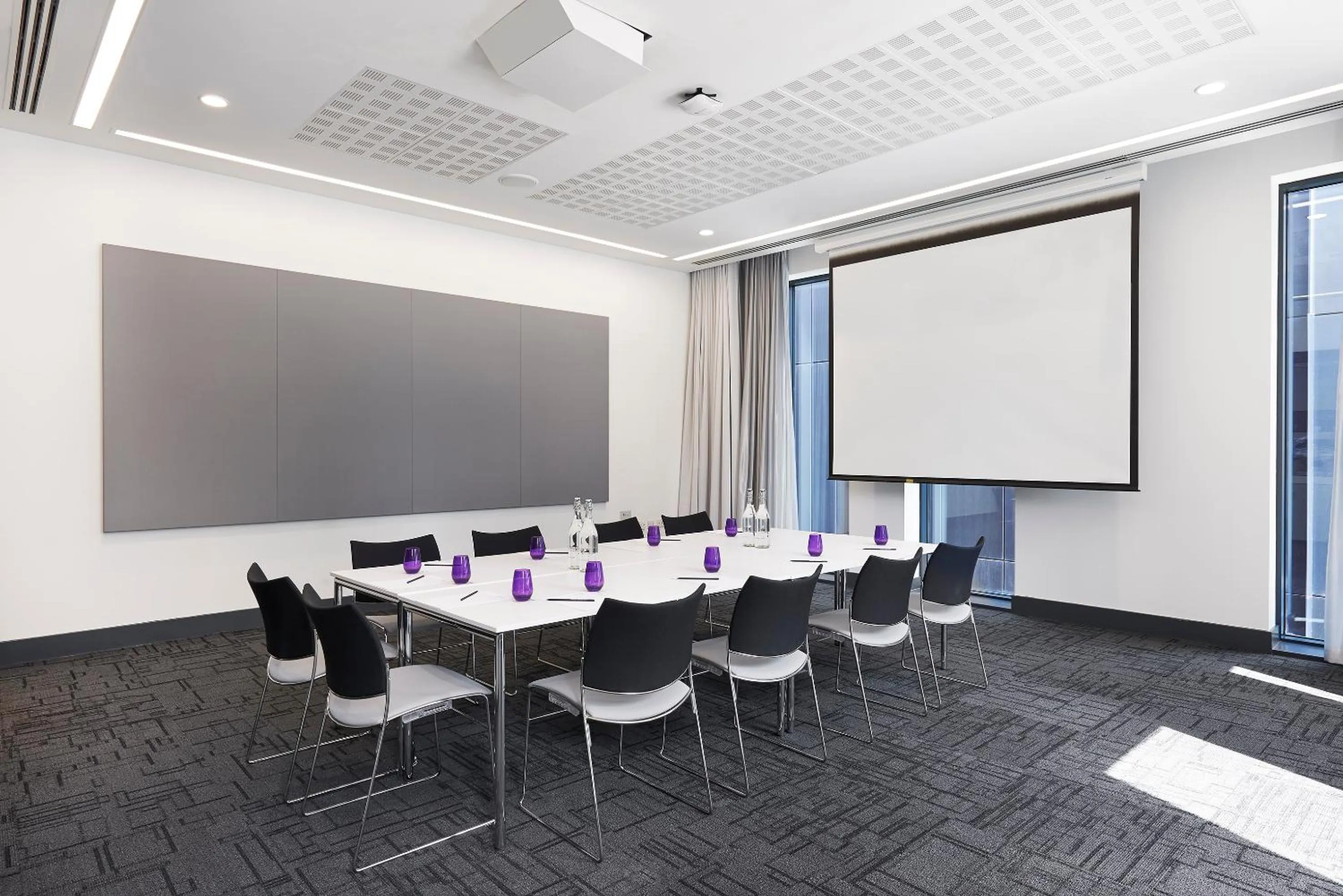 Meeting/conference room in INNSiDE by Meliá Manchester
