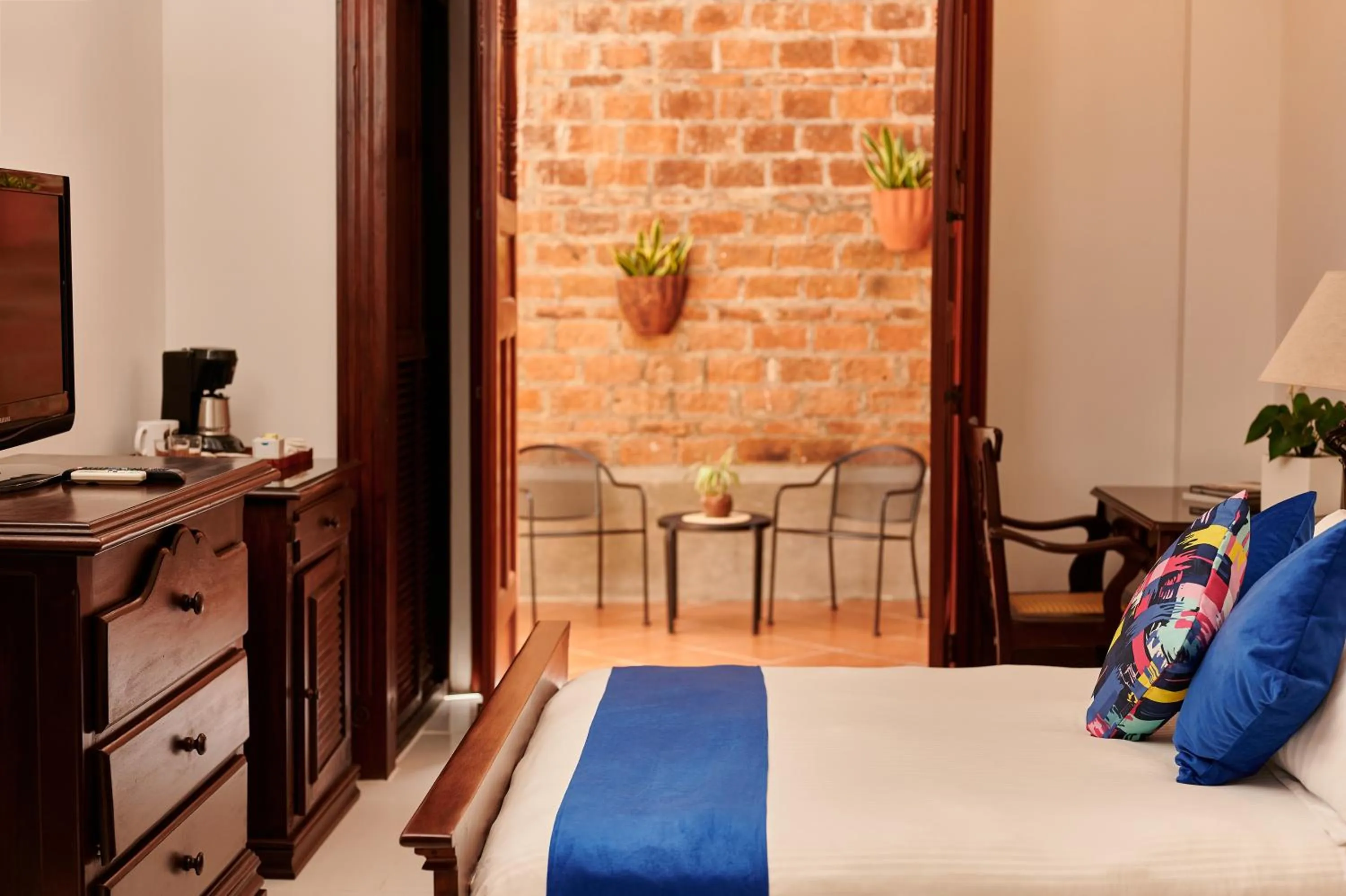 Bed in Hotel Plaza Colon - Granada Nicaragua