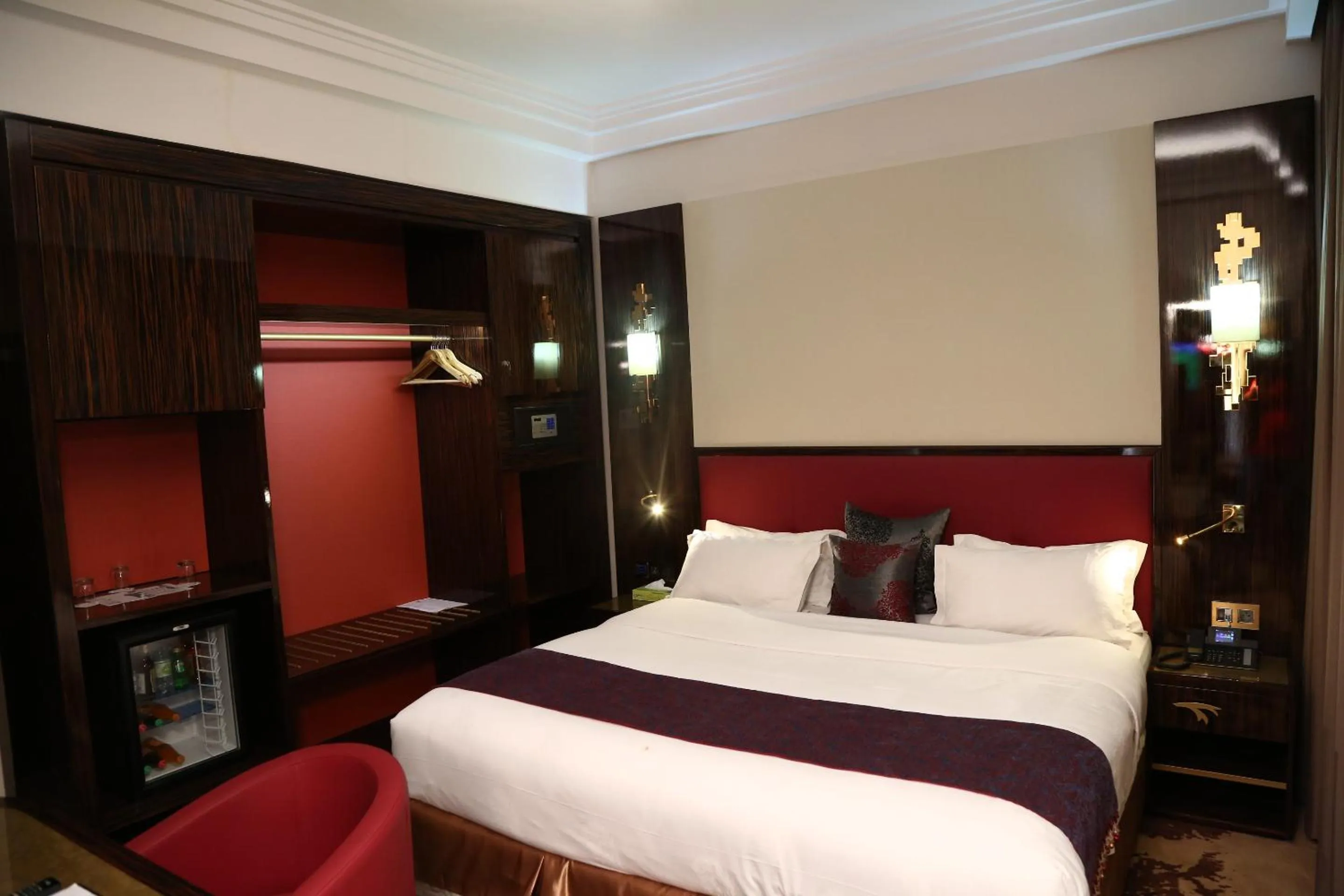 Bed in Hôtel Fleur de Lys Plateau