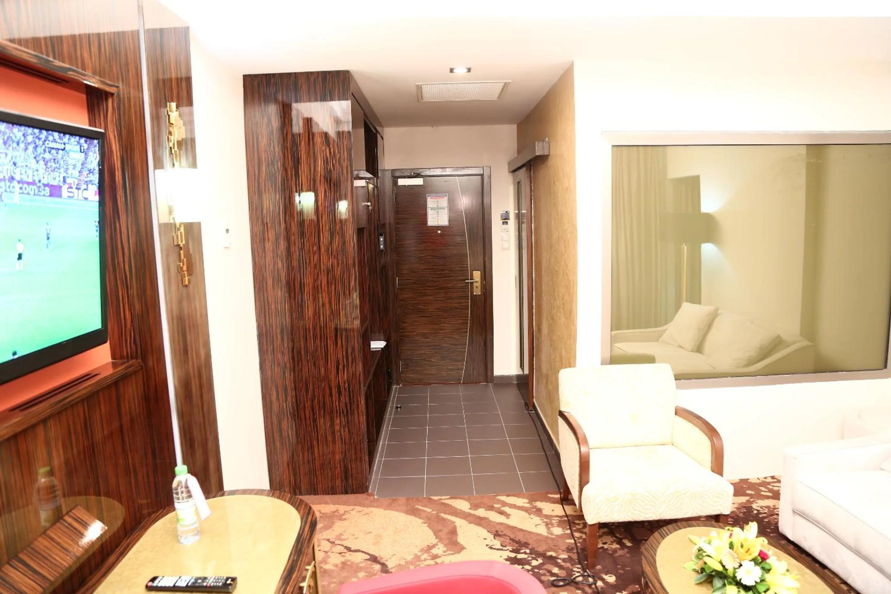 Seating area in Hôtel Fleur de Lys Plateau