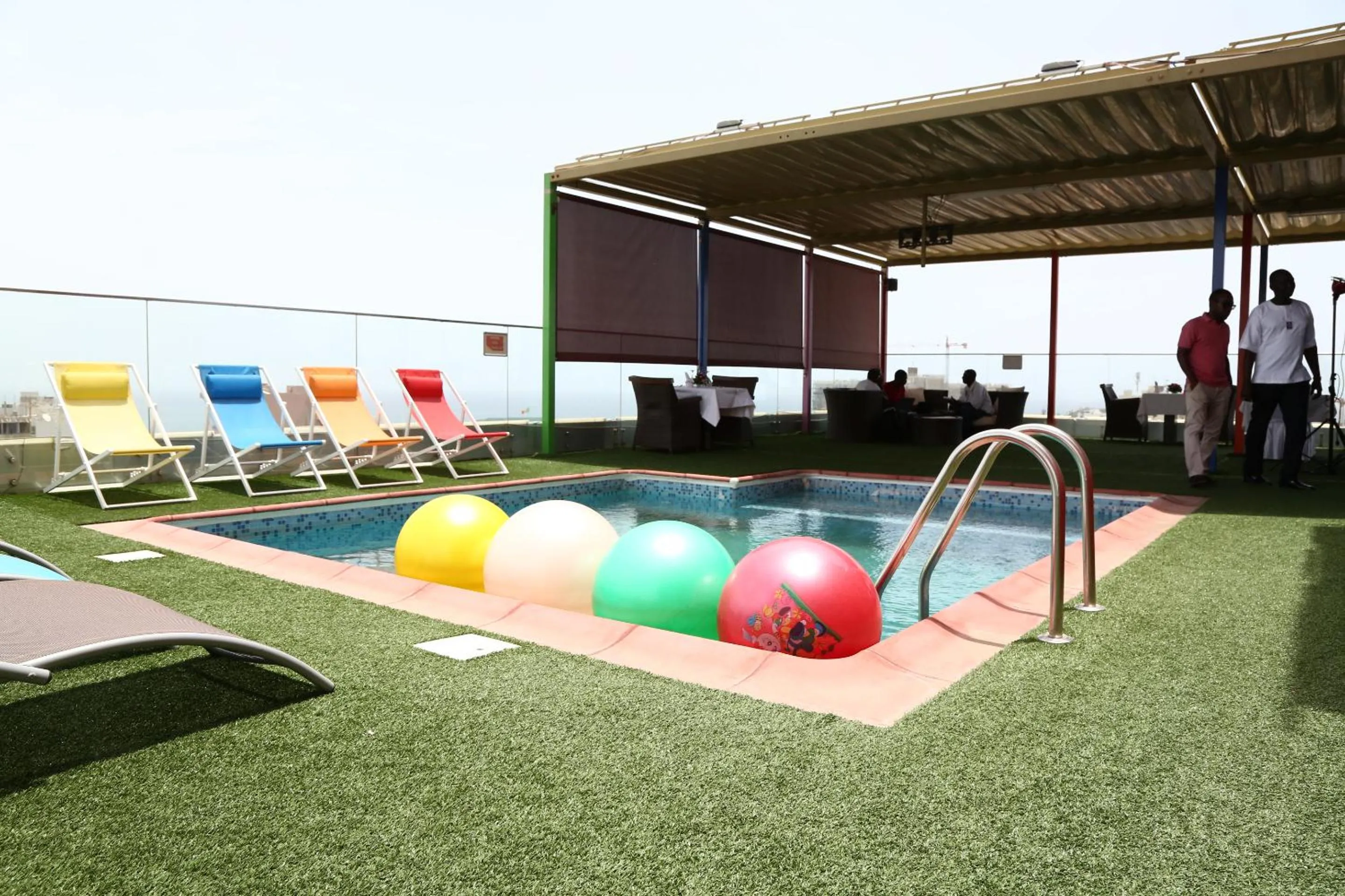 Swimming pool in Hôtel Fleur de Lys Plateau