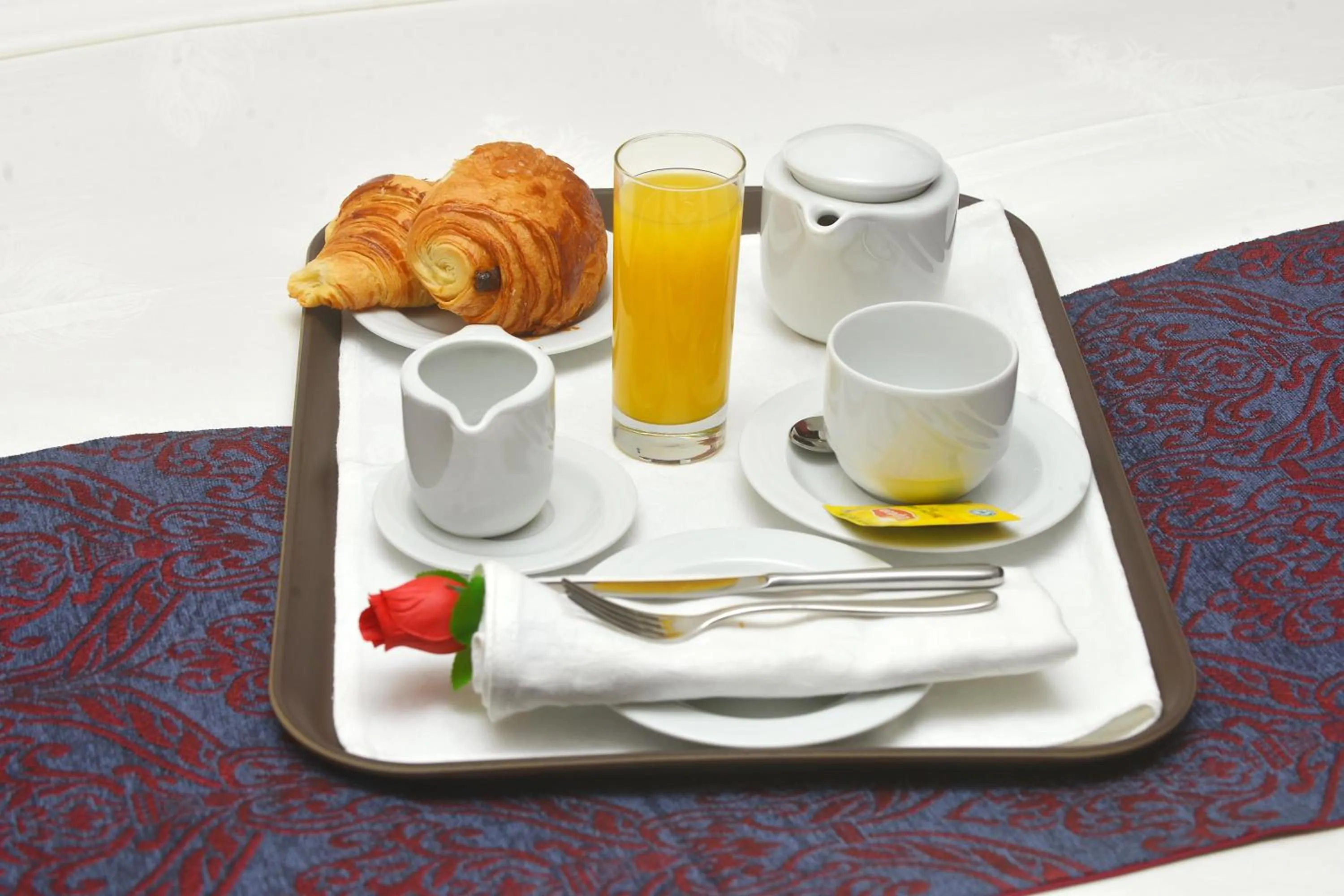 Continental breakfast in Hôtel Fleur de Lys Plateau