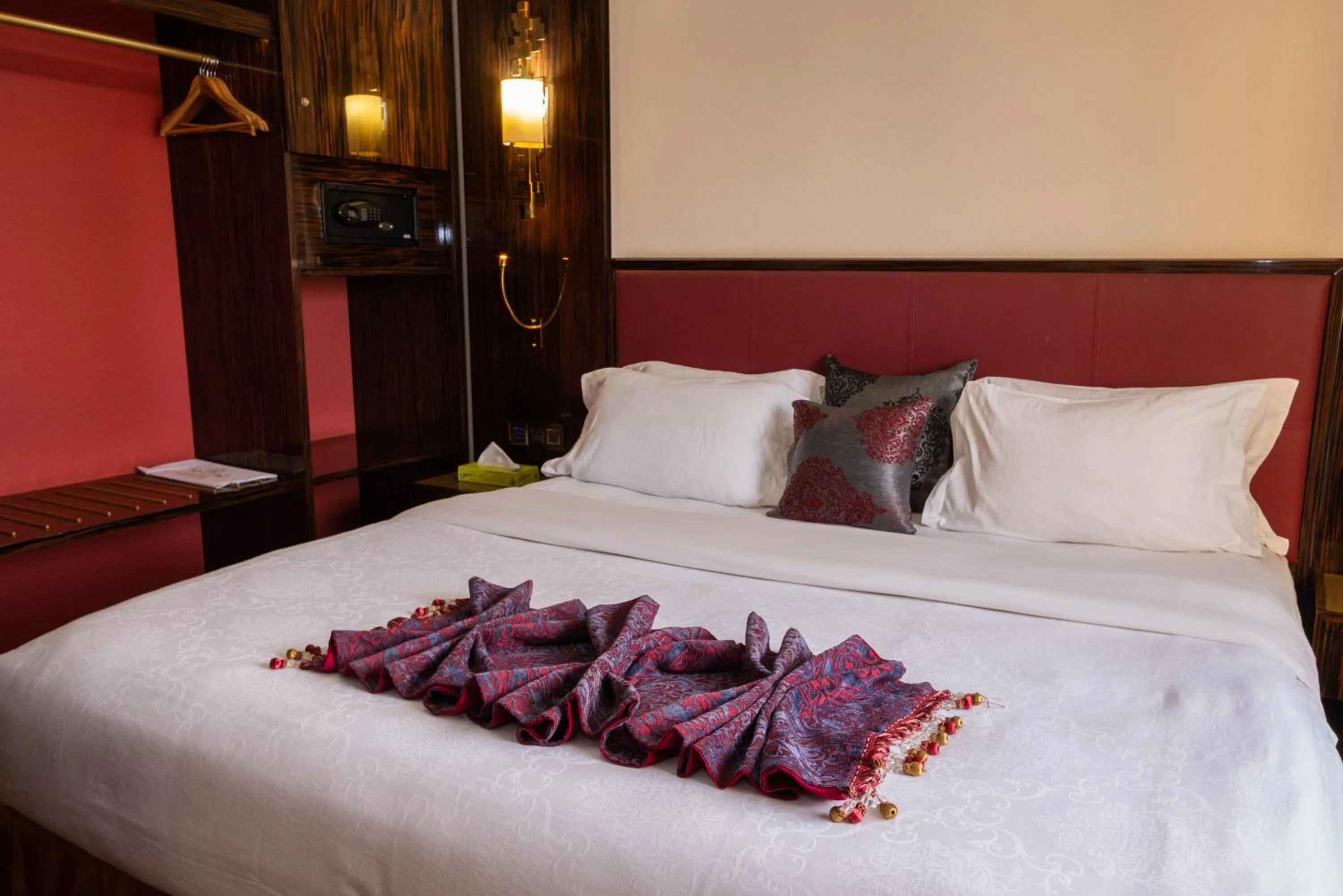 Bed in Hôtel Fleur de Lys Plateau