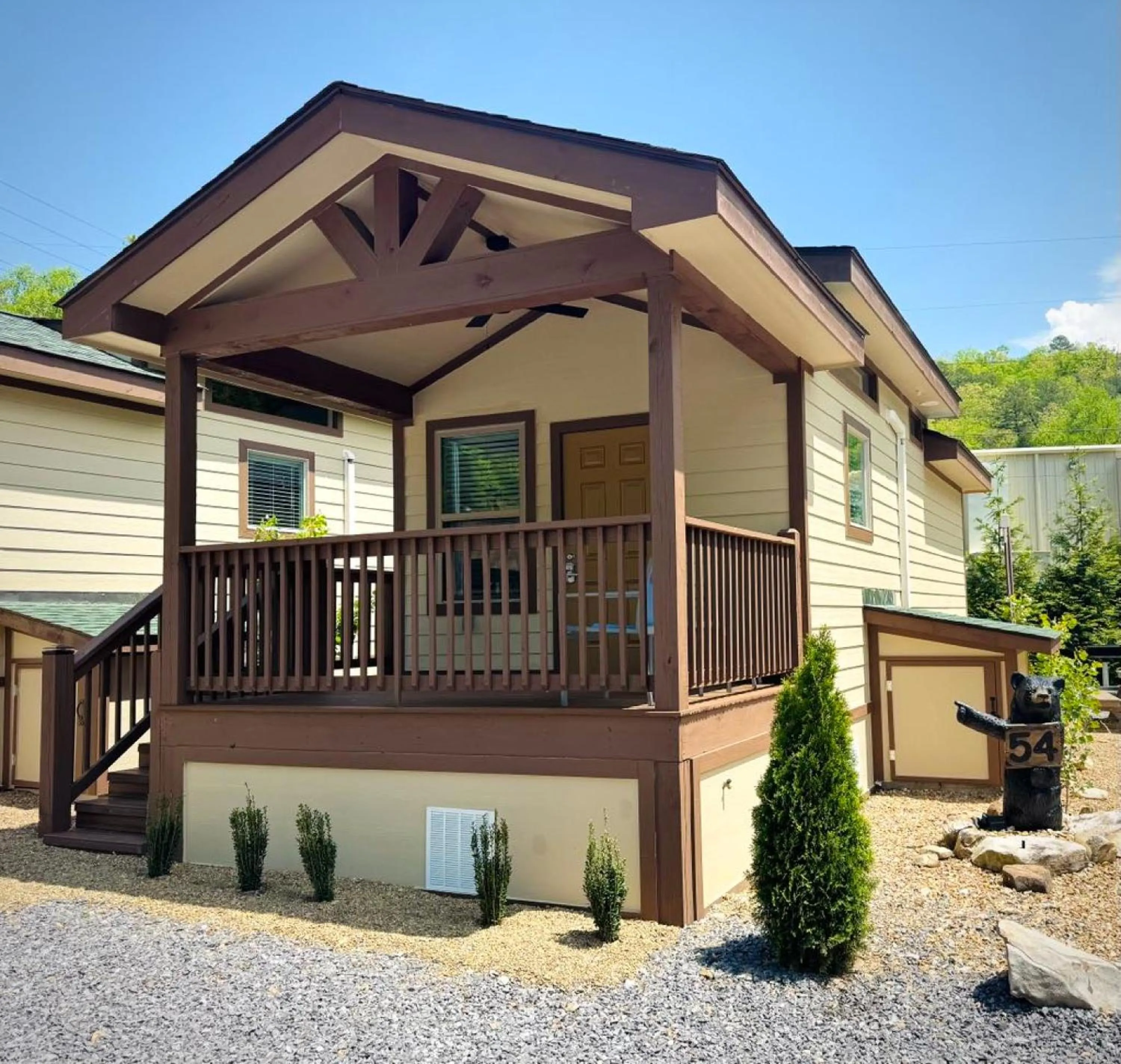 Property building in Dudley Creek RV Resort