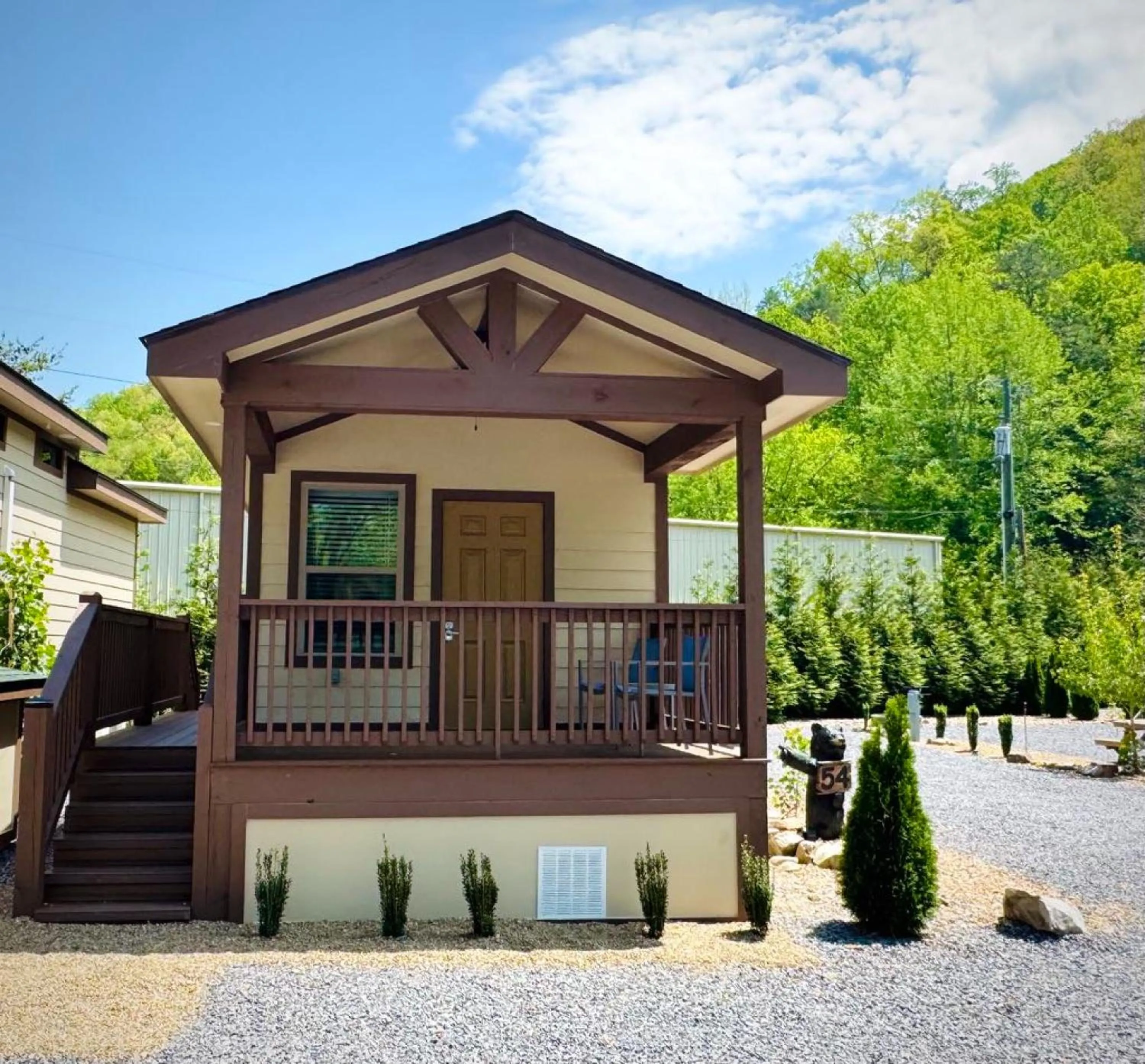 Property building in Dudley Creek RV Resort