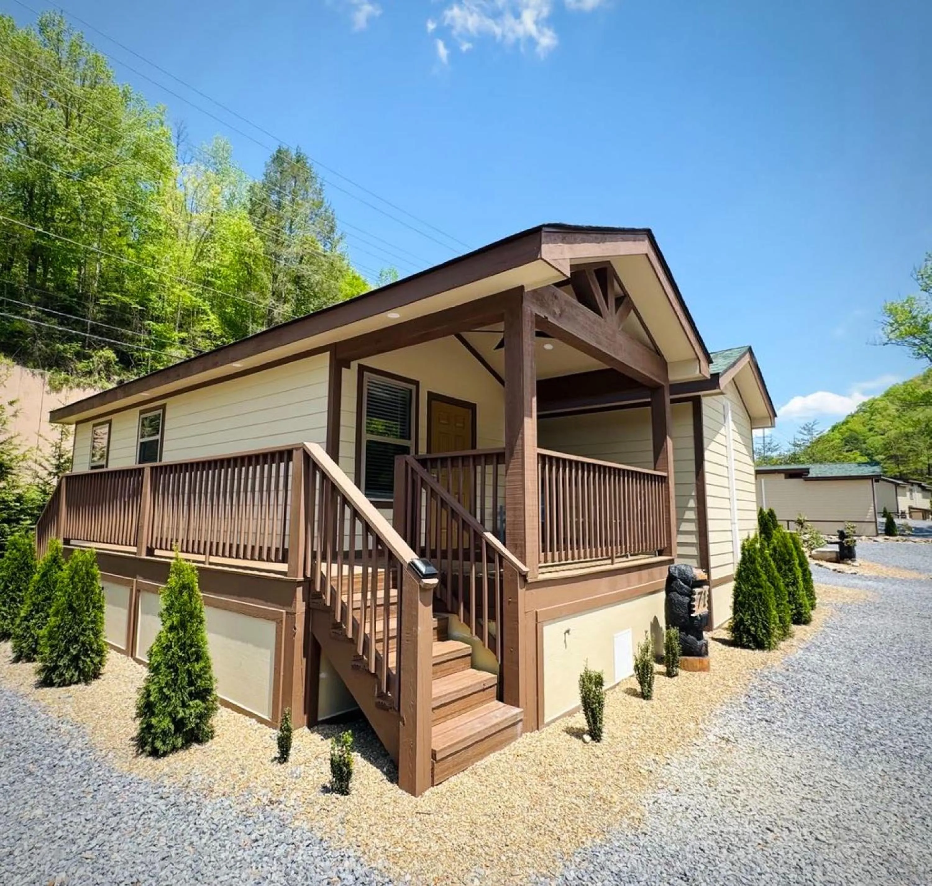 Property building in Dudley Creek RV Resort